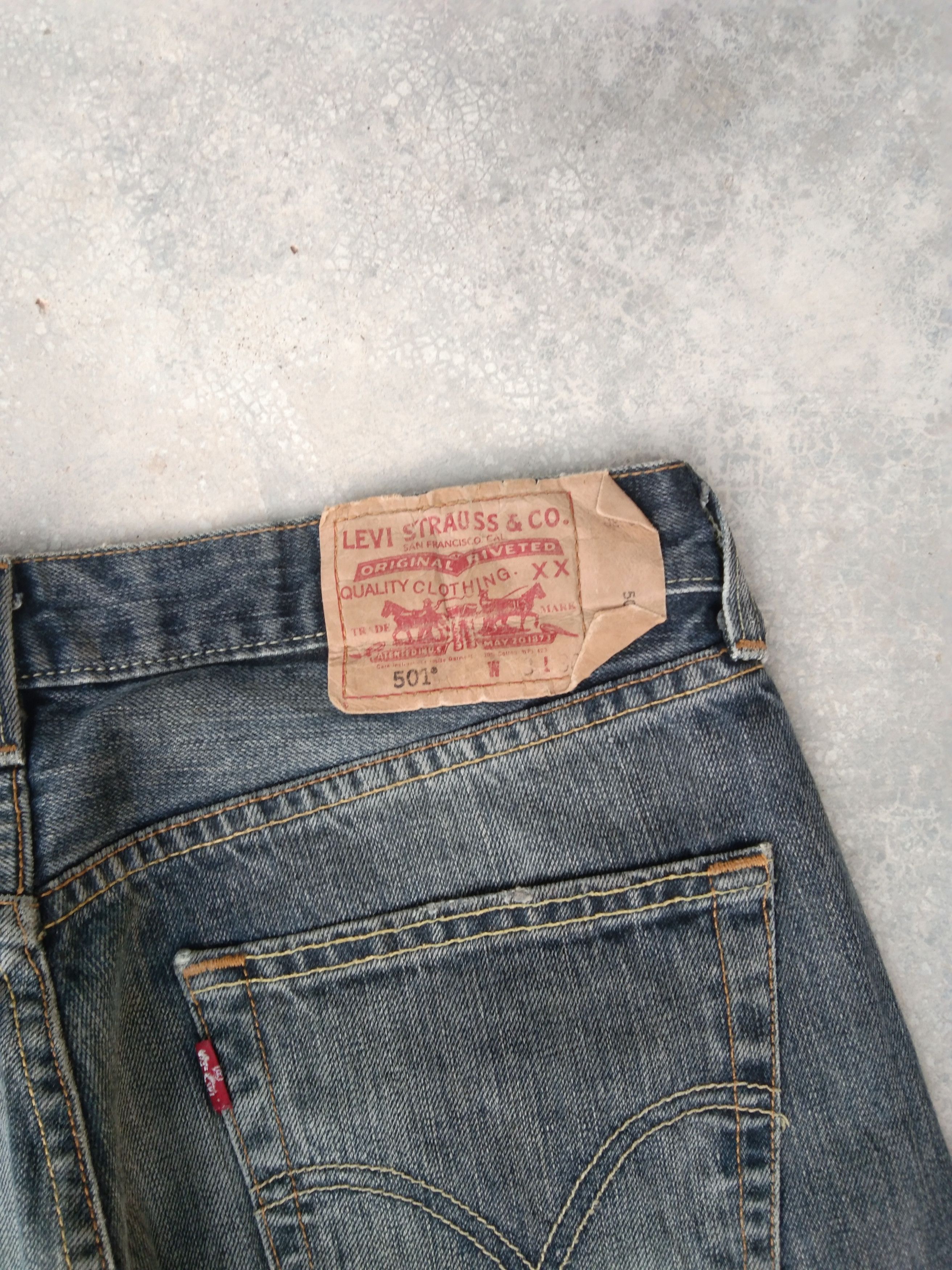 Levi's Vintage Levi's 501 Straight Leg Repaired Jeans 33x30 Size US 33 - 3 Thumbnail