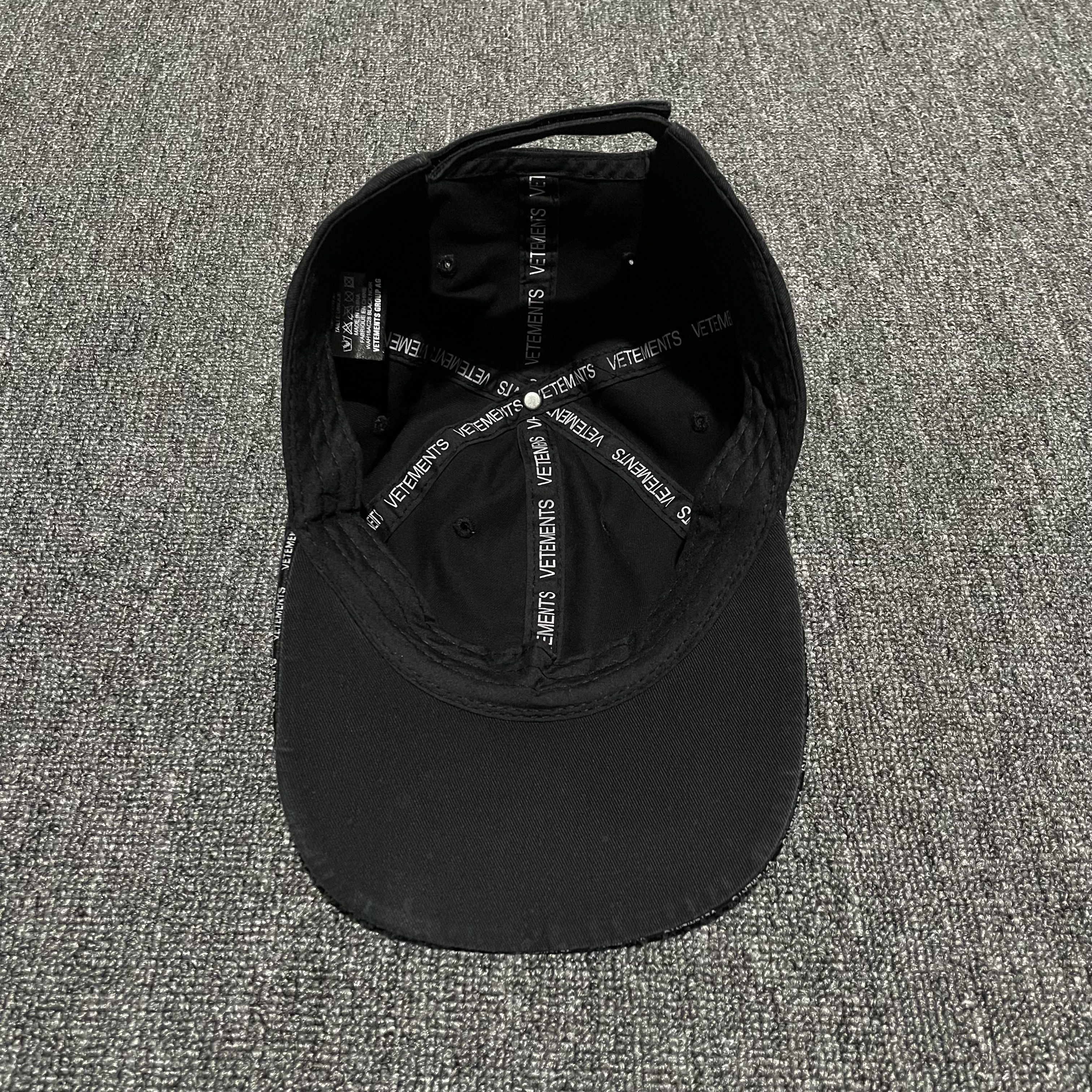 Vetements Vetements AW17 Biohazard Genetically Modified Cap Size ONE SIZE - 4 Thumbnail