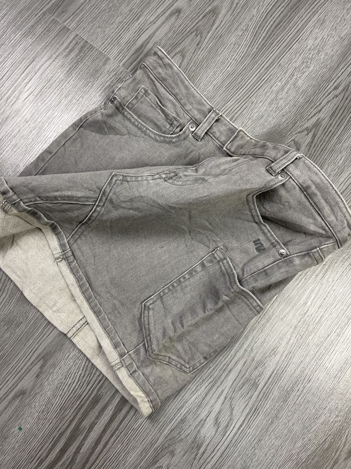 Japanese Brand × Undercover × Uniqlo Undercover Uniqlo stretch grey denim utilities mini skirt Size 28" / US 6 / IT 42 - 4 Thumbnail
