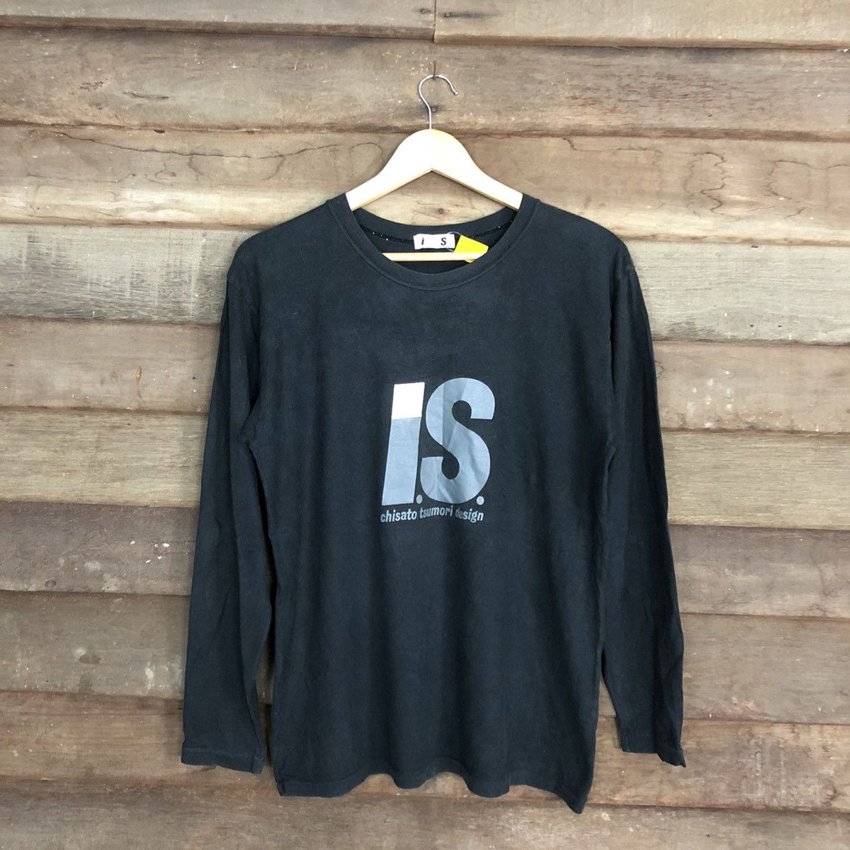 Issey Miyake DL Issey Miyake IS big logo Black Long Sleeve Tshirt #3881 Size US M / EU 48-50 / 2 - 3 Thumbnail