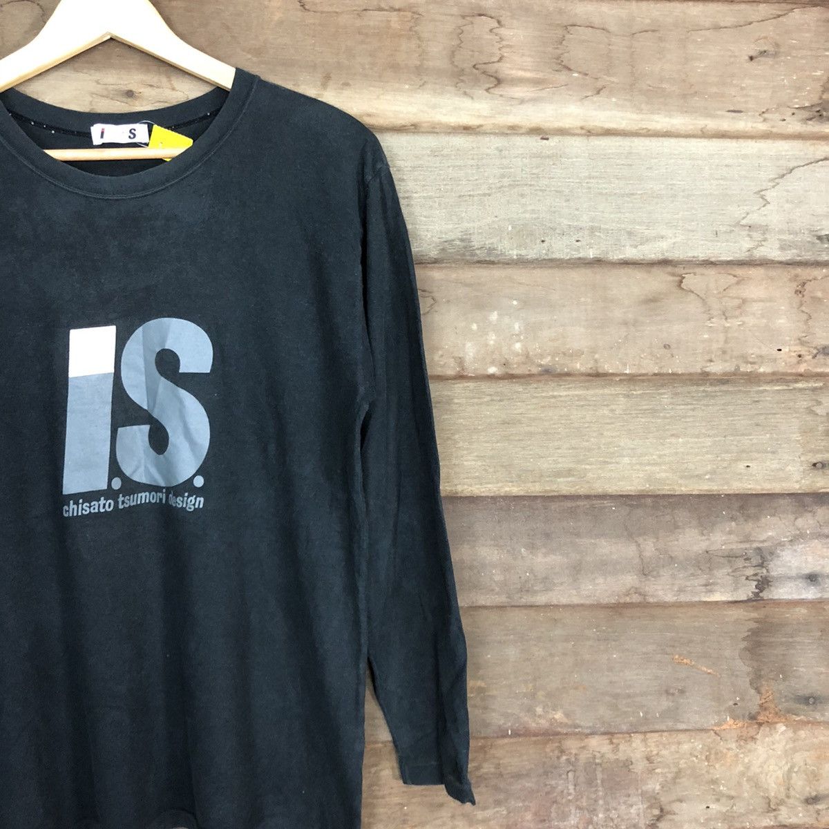 Issey Miyake DL Issey Miyake IS big logo Black Long Sleeve Tshirt #3881 Size US M / EU 48-50 / 2 - 5 Thumbnail