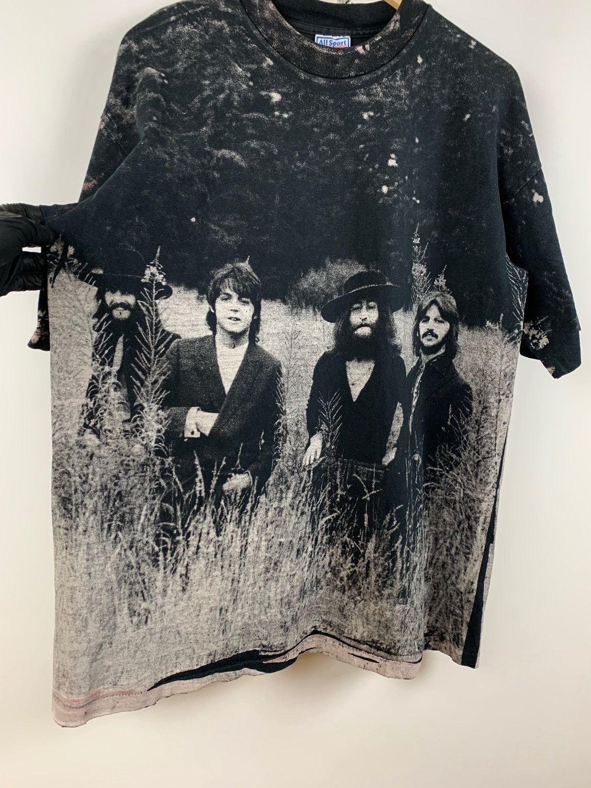 Band Tees 1995 Vintage The Beatles All Over Print Single Stitch Tee Size US XL / EU 56 / 4 - 4 Thumbnail