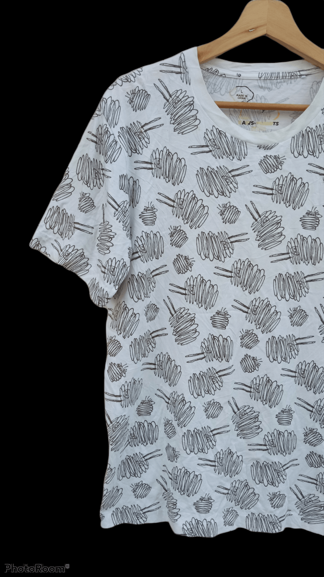 Japanese Brand × Kaws × Uniqlo 🔥🔥UT x Kaws Full Print T-Shirt Size US L / EU 52-54 / 3 - 5 Thumbnail