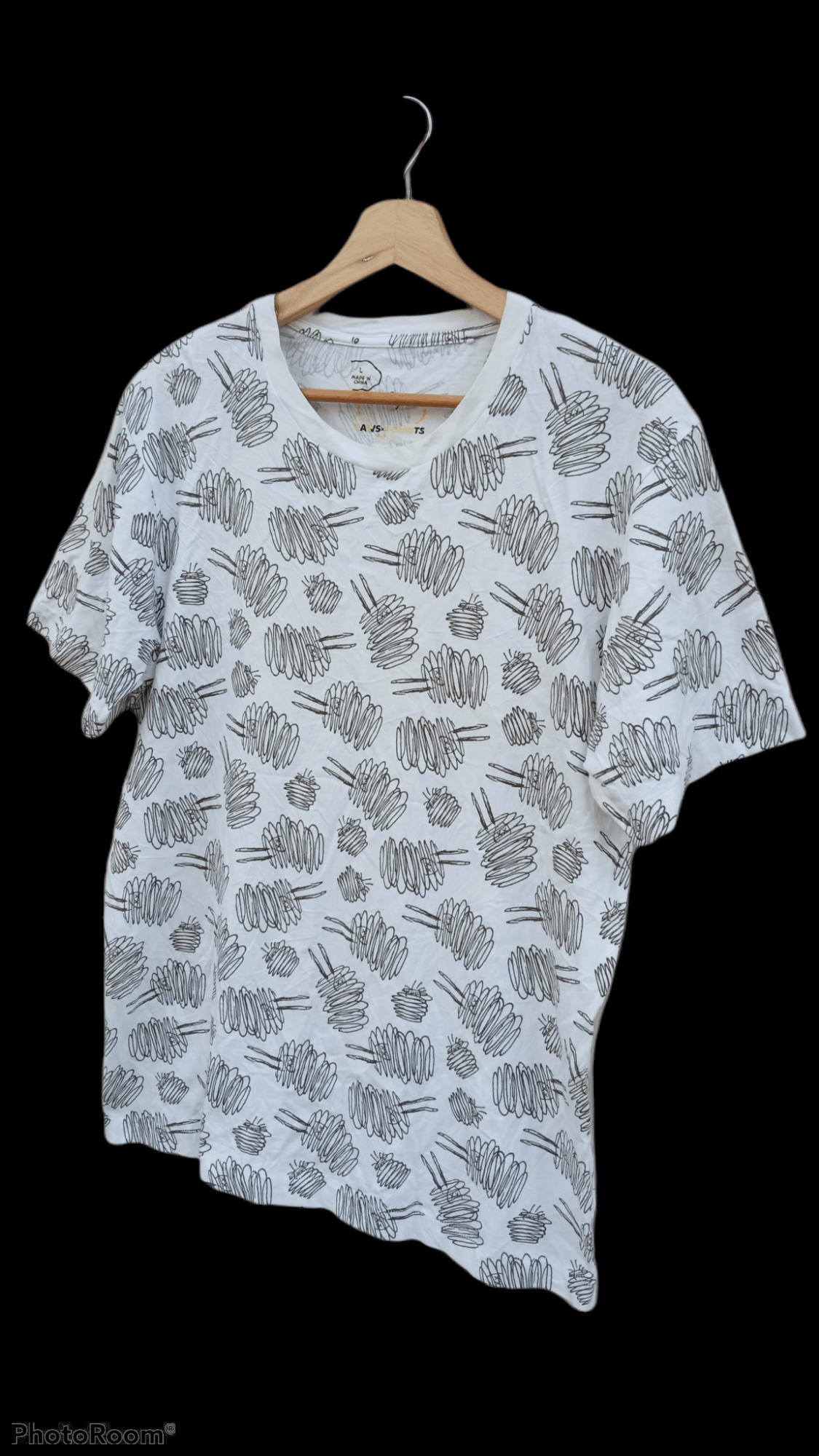 Japanese Brand × Kaws × Uniqlo 🔥🔥UT x Kaws Full Print T-Shirt Size US L / EU 52-54 / 3 - 3 Thumbnail