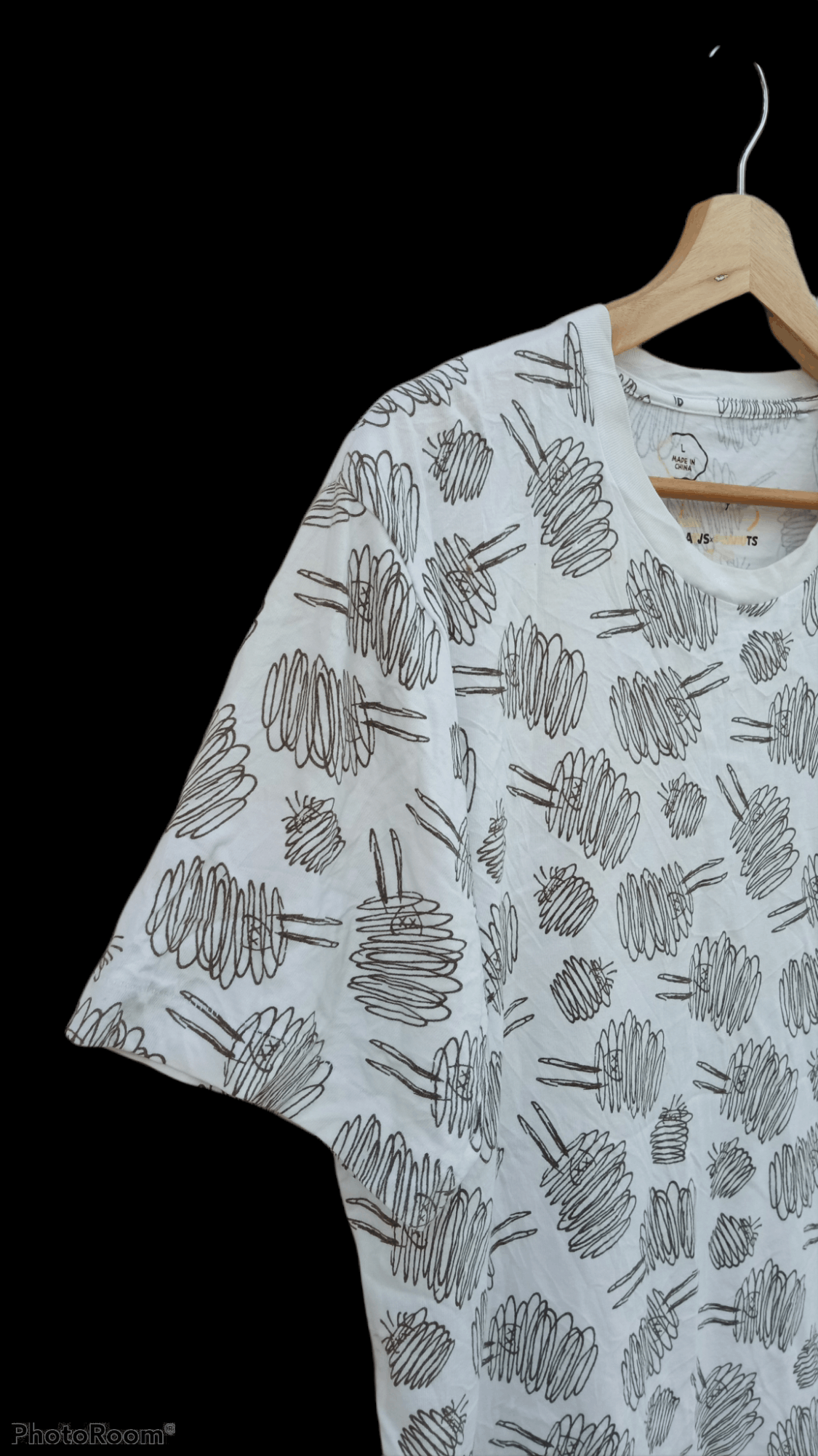 Japanese Brand × Kaws × Uniqlo 🔥🔥UT x Kaws Full Print T-Shirt Size US L / EU 52-54 / 3 - 8 Thumbnail