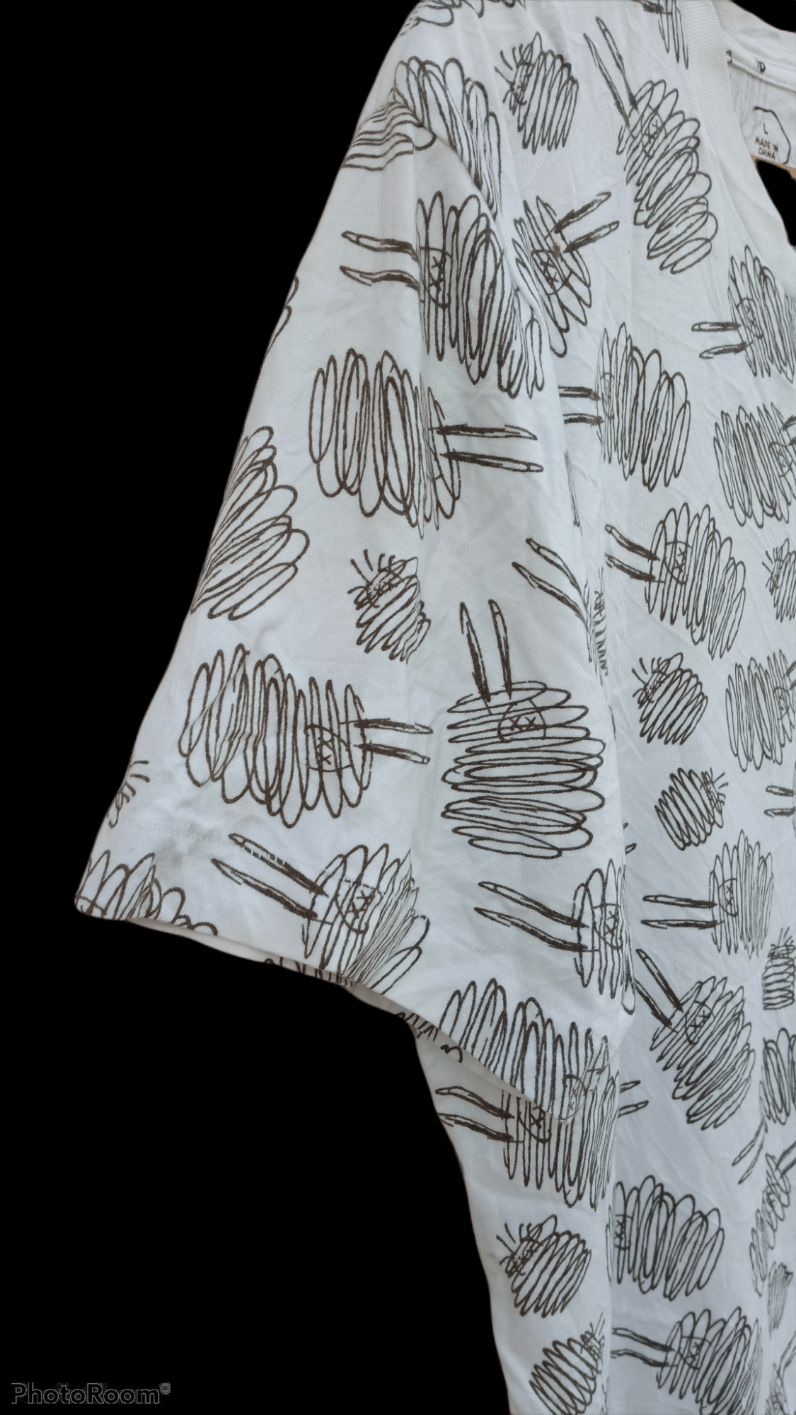 Japanese Brand × Kaws × Uniqlo 🔥🔥UT x Kaws Full Print T-Shirt Size US L / EU 52-54 / 3 - 9 Thumbnail
