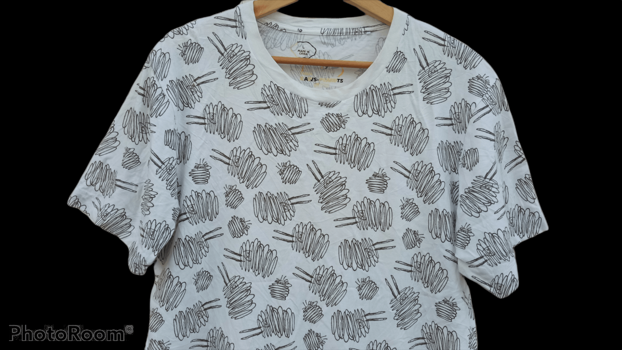 Japanese Brand × Kaws × Uniqlo 🔥🔥UT x Kaws Full Print T-Shirt Size US L / EU 52-54 / 3 - 10 Thumbnail