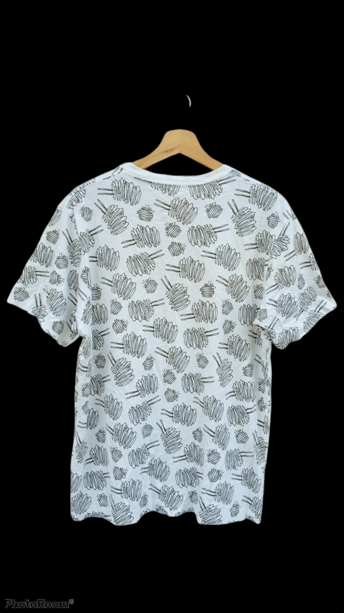 Japanese Brand × Kaws × Uniqlo 🔥🔥UT x Kaws Full Print T-Shirt Size US L / EU 52-54 / 3 - 14 Thumbnail