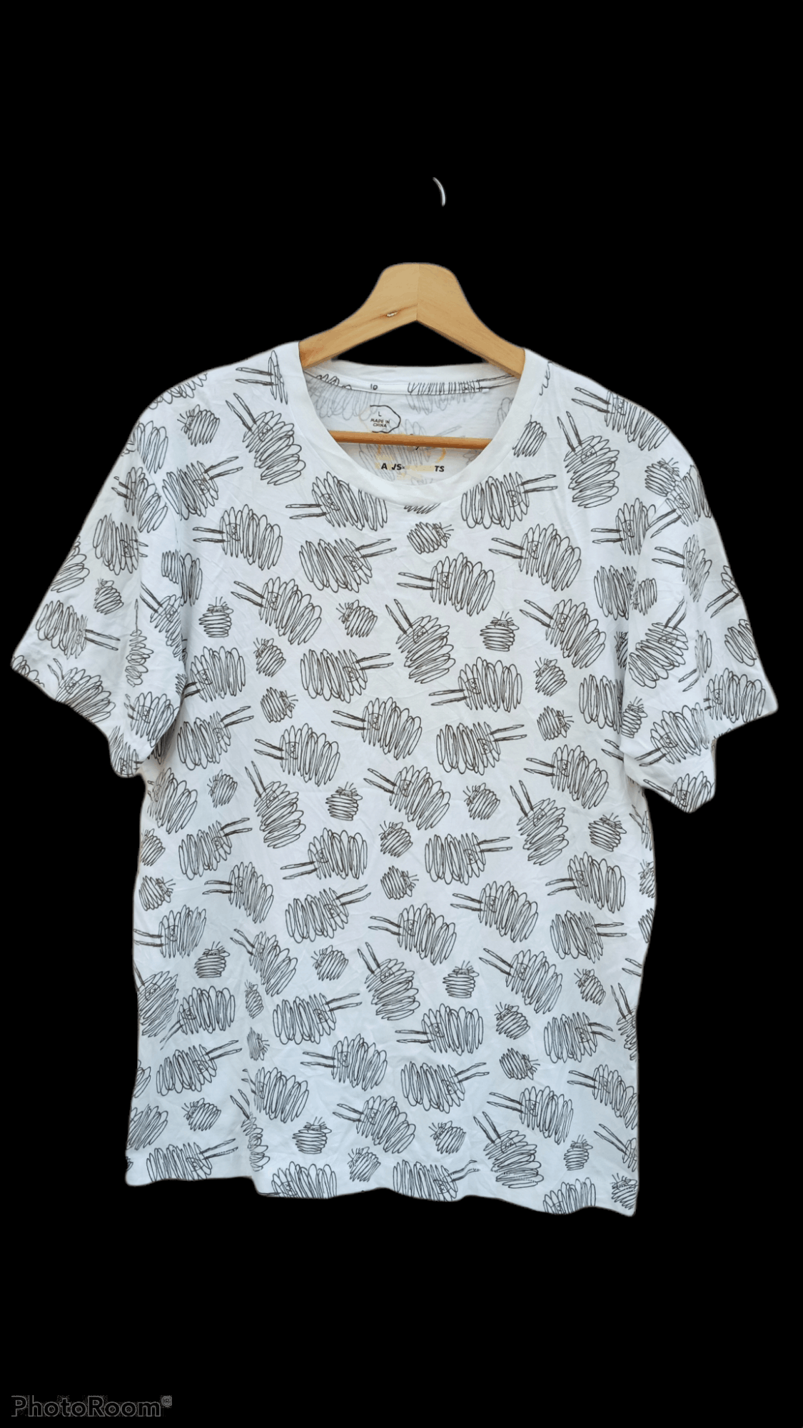 Japanese Brand × Kaws × Uniqlo 🔥🔥UT x Kaws Full Print T-Shirt Size US L / EU 52-54 / 3 - 1 Thumbnail