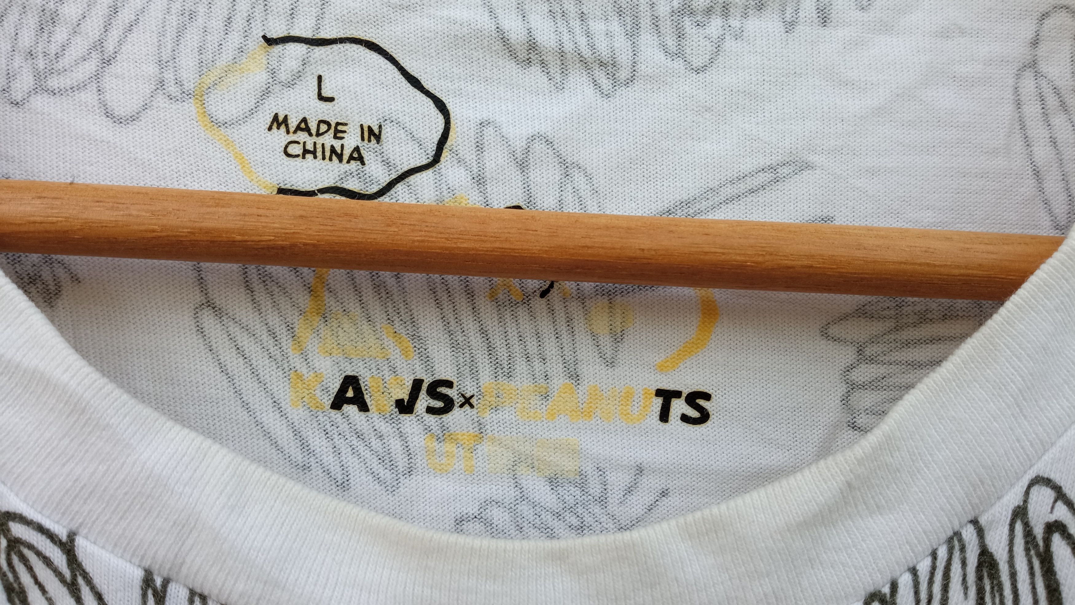 Japanese Brand × Kaws × Uniqlo 🔥🔥UT x Kaws Full Print T-Shirt Size US L / EU 52-54 / 3 - 19 Thumbnail