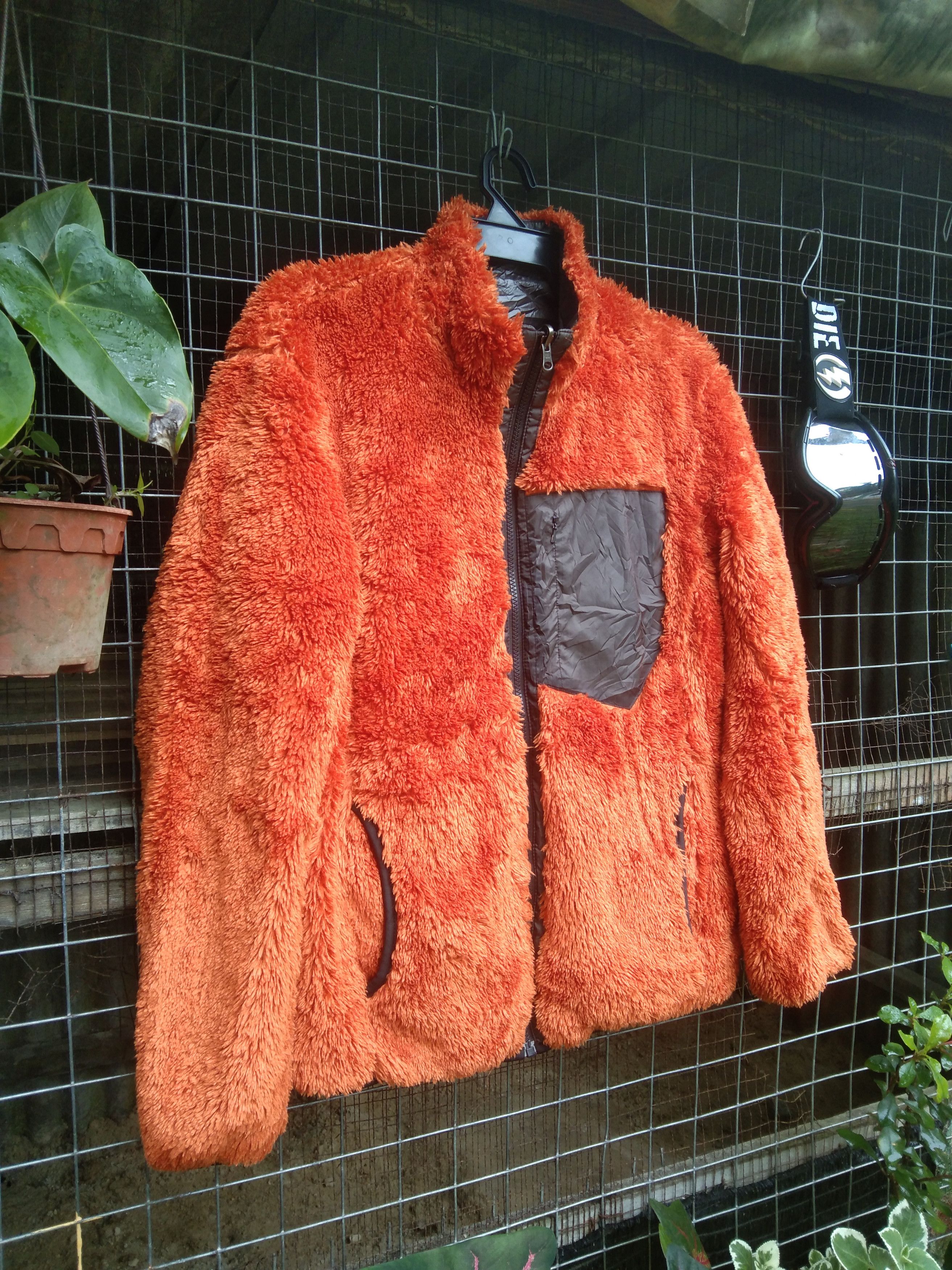 Japanese Brand × Uniqlo UNIQLO SOFT AND SMOOTH FAUX FUR JACKET Size US L / EU 52-54 / 3 - 1 Thumbnail