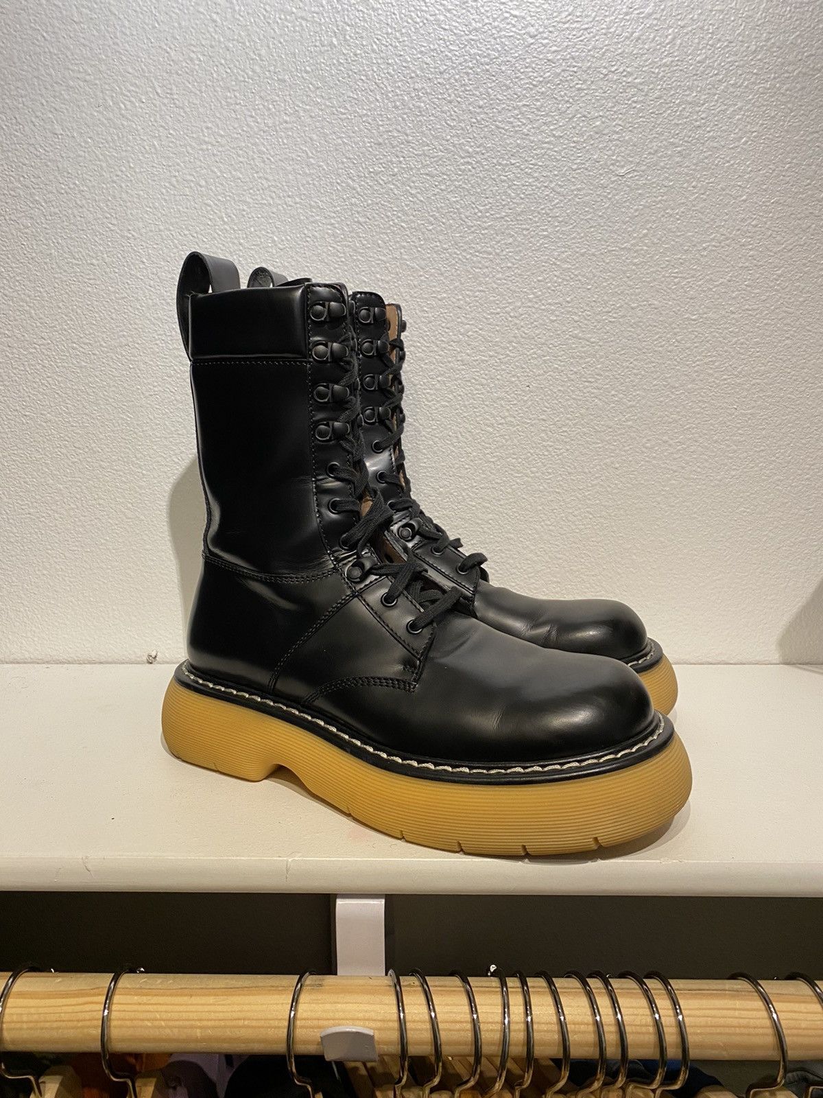 Bottega Veneta Bottega Veneta Swell Boot - Size 9 (fit like Bottega Veneta Bottega Veneta Swell Boot - Size 9 (fit like
