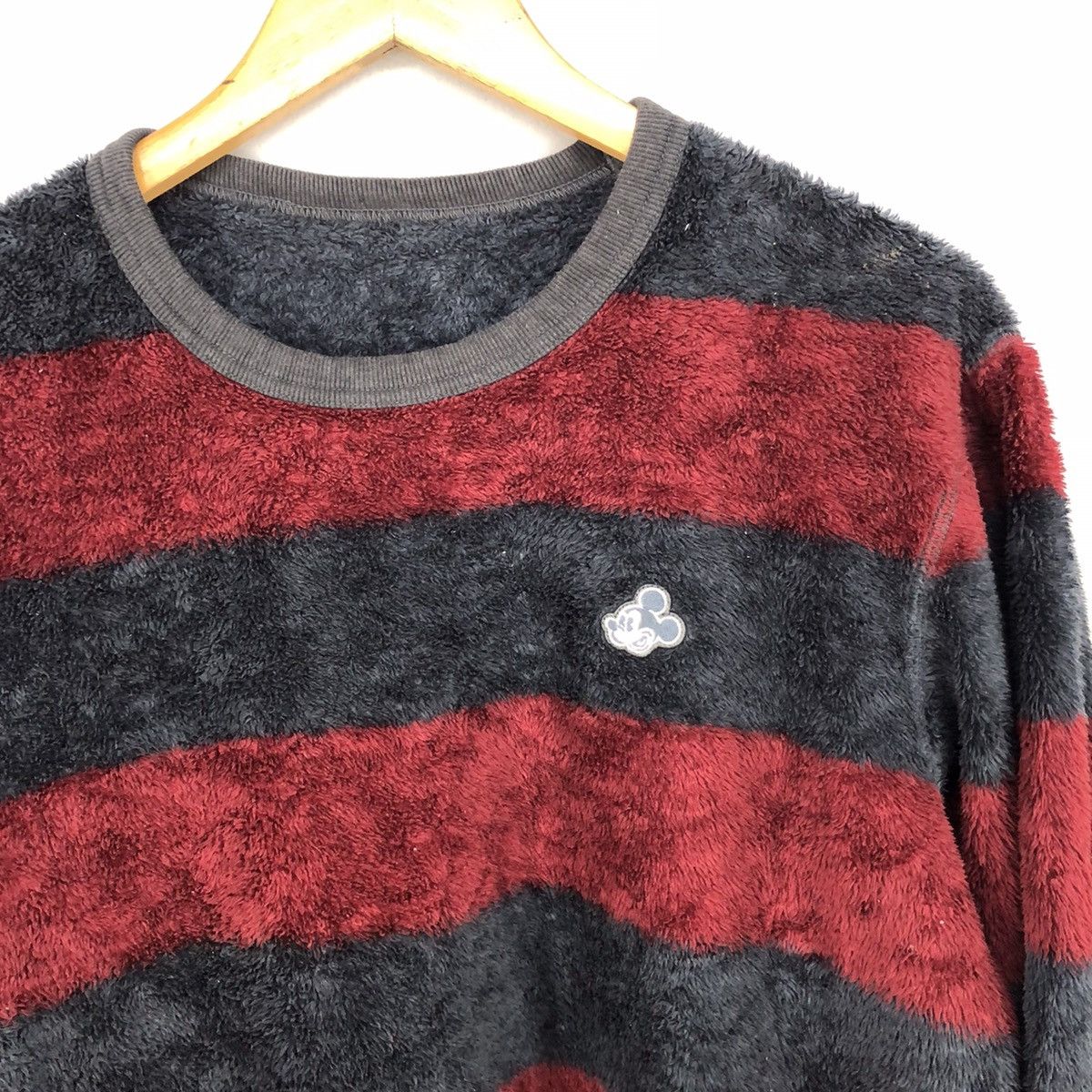 Japanese Brand × Mickey Mouse × Uniqlo 🔥MICKEY DISNEY X UNIQLO FUR FLEECE STRIPE LONG SLEEVE Size US M / EU 48-50 / 2 - 7 Thumbnail