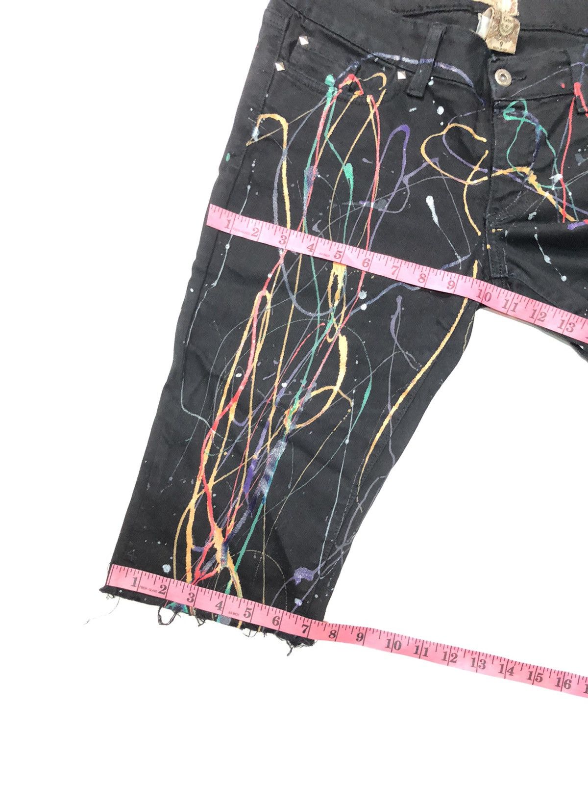 Designer × GEO GEO BY GEOVANNY BLACK ART PAINTING SHORT PANTS Size US 31 - 14 Thumbnail