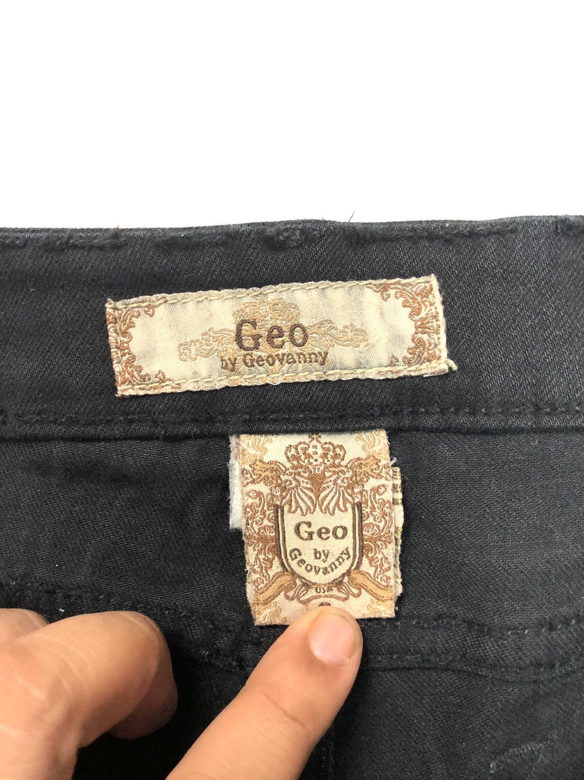 Designer × GEO GEO BY GEOVANNY BLACK ART PAINTING SHORT PANTS Size US 31 - 7 Thumbnail