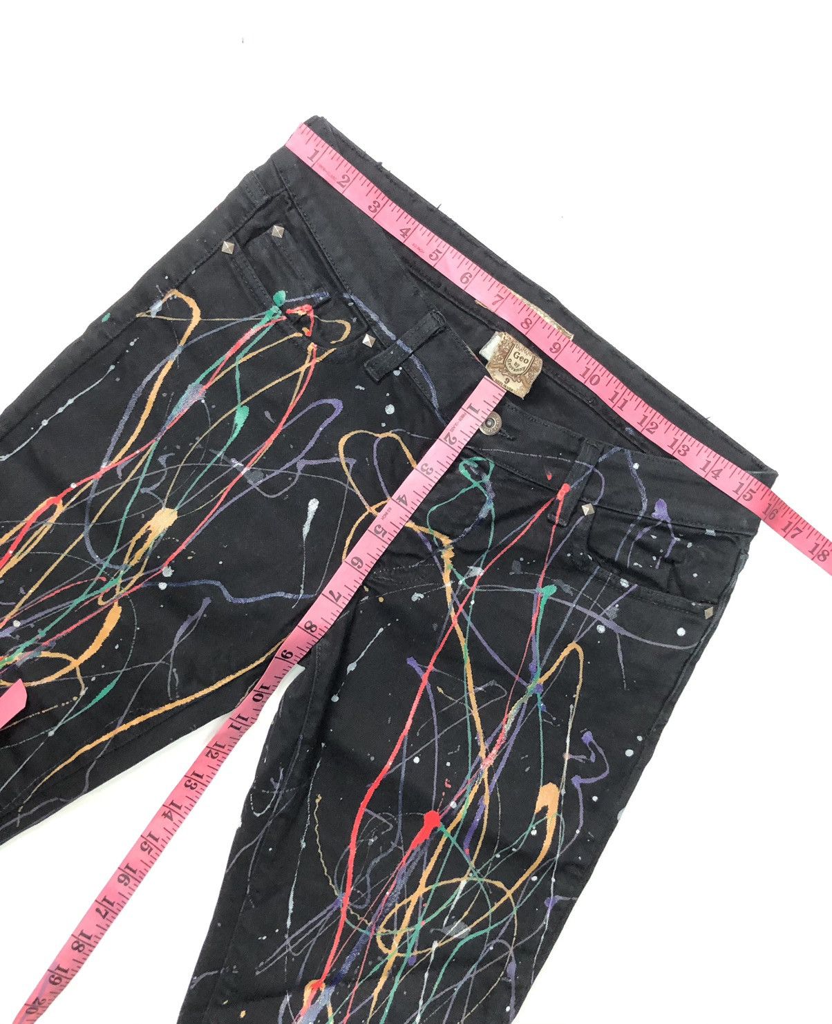 Designer × GEO GEO BY GEOVANNY BLACK ART PAINTING SHORT PANTS Size US 31 - 12 Thumbnail