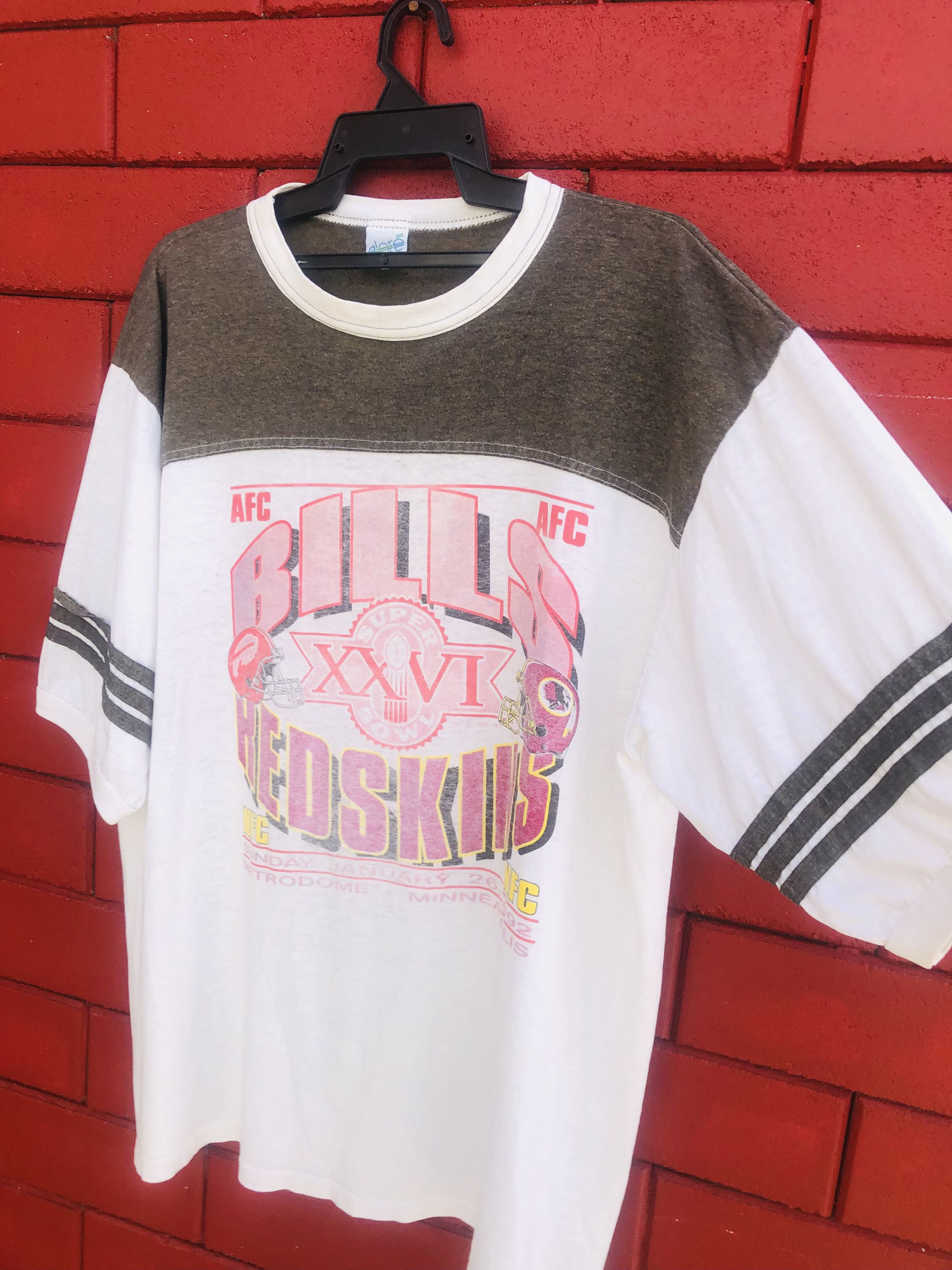 Vintage Vintage Bills Redskins Designer Fashion Style Shirt Size US XL / EU 56 / 4 - 4 Thumbnail