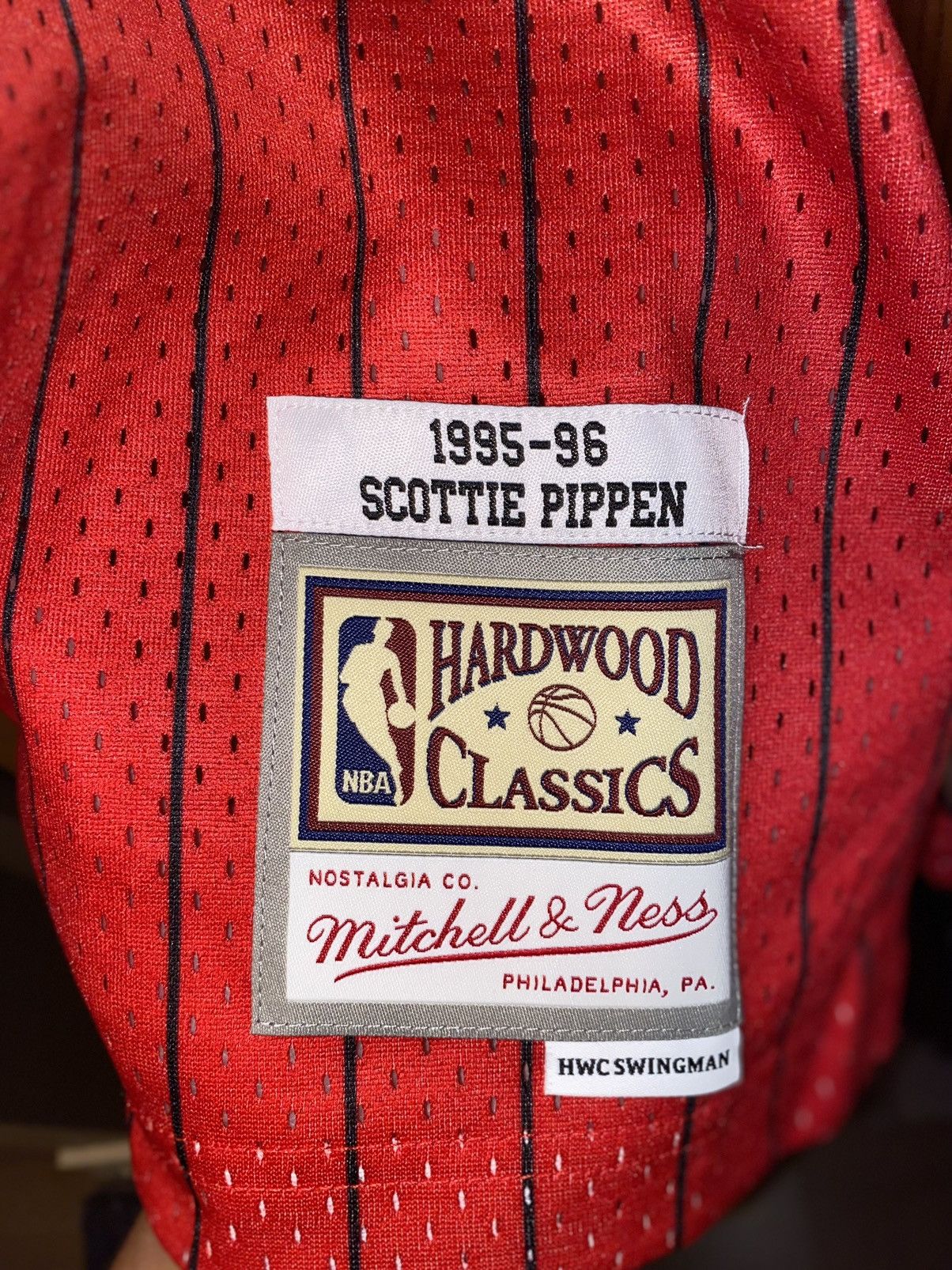 Mitchell & Ness × NBA Mitchell & Ness Chicago Bulls Scottie Pippen #33 Jersey Sz L Size US L / EU 52-54 / 3 - 2 Thumbnail