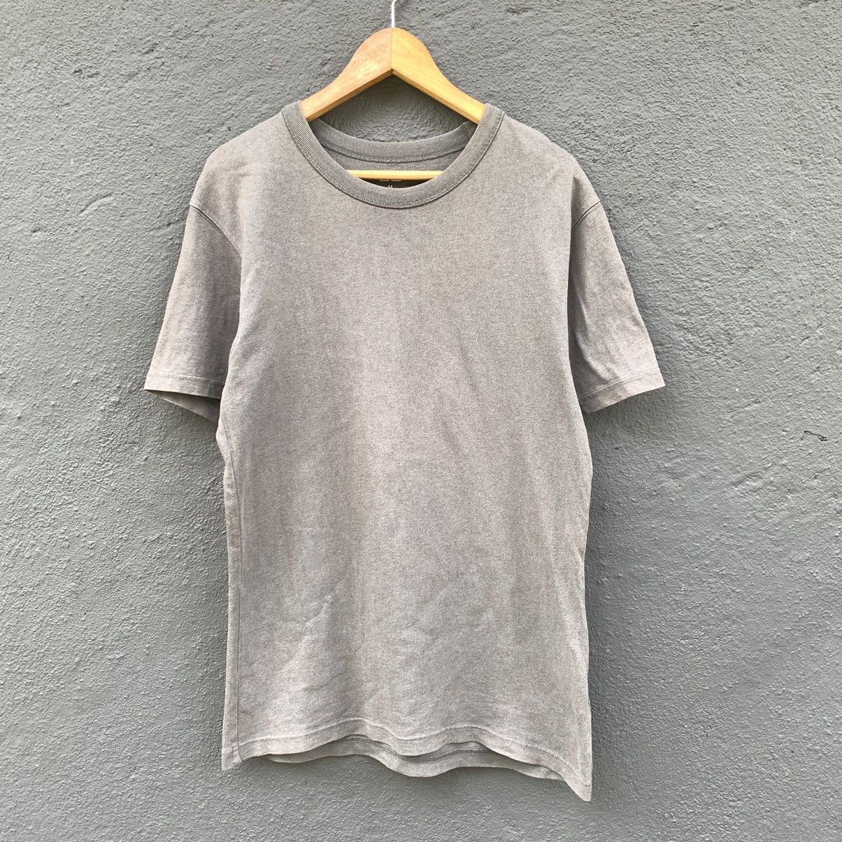 Uniqlo Thrashed Faded Christophe Lemaire X Uniqlo Tee Size US M / EU 48-50 / 2 - 1 Thumbnail