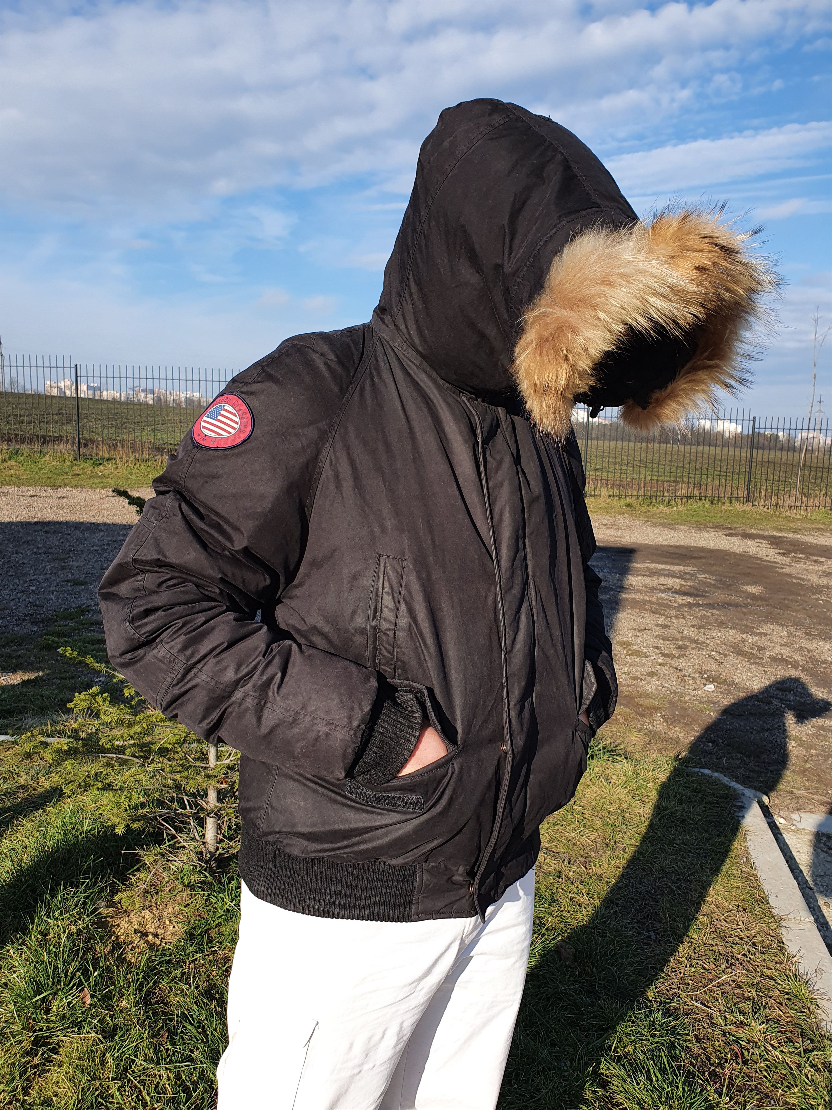 Marlboro × Marlboro Classics Vintage Marlboro Down Bomber Jacket Canada Goose style Size US L / EU 52-54 / 3 - 10 Thumbnail