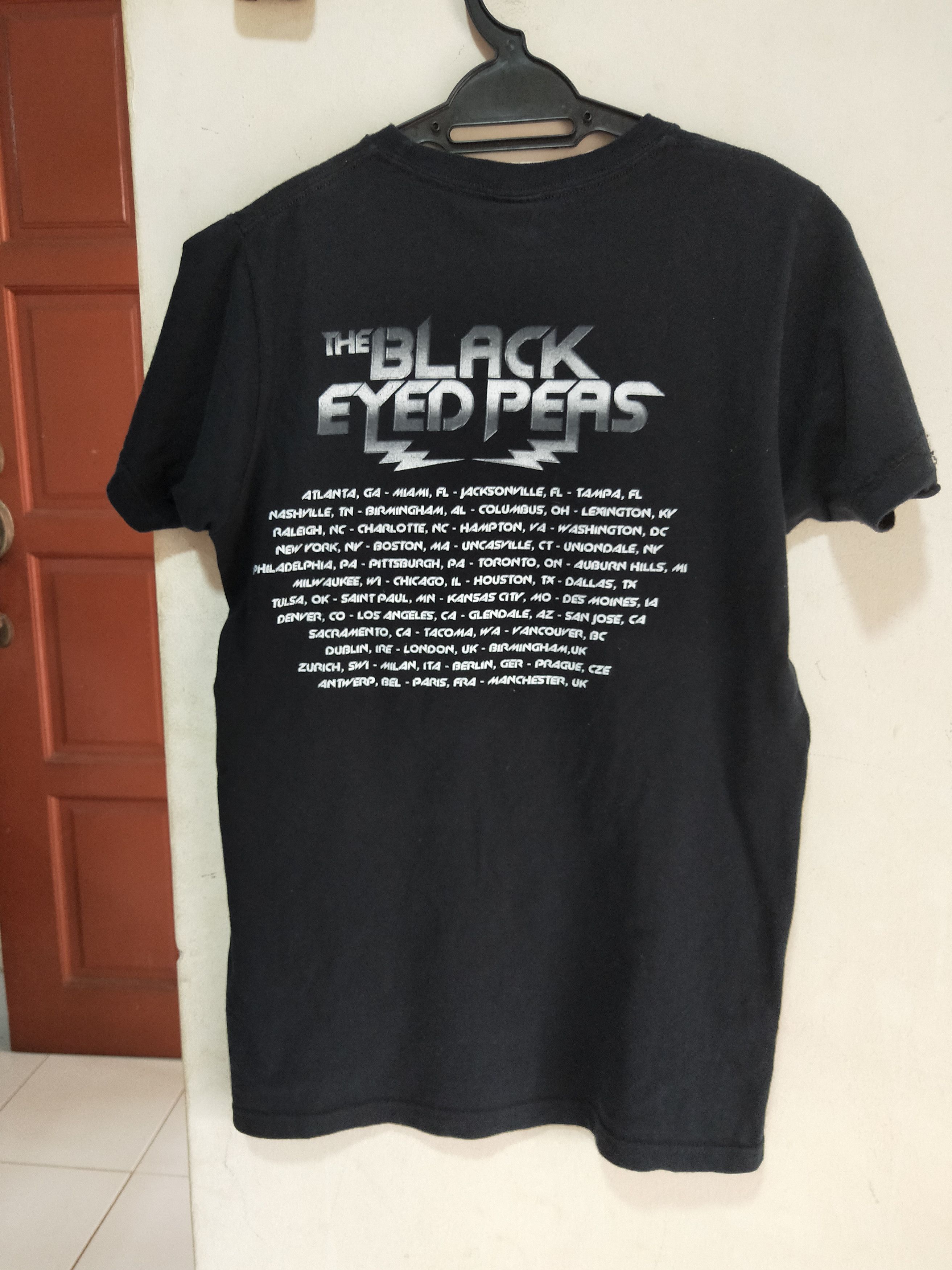 Band Tees × Vintage Vintage Black Eyed Peas Tour Tee Shirt Concert Size US S / EU 44-46 / 1 - 3 Thumbnail