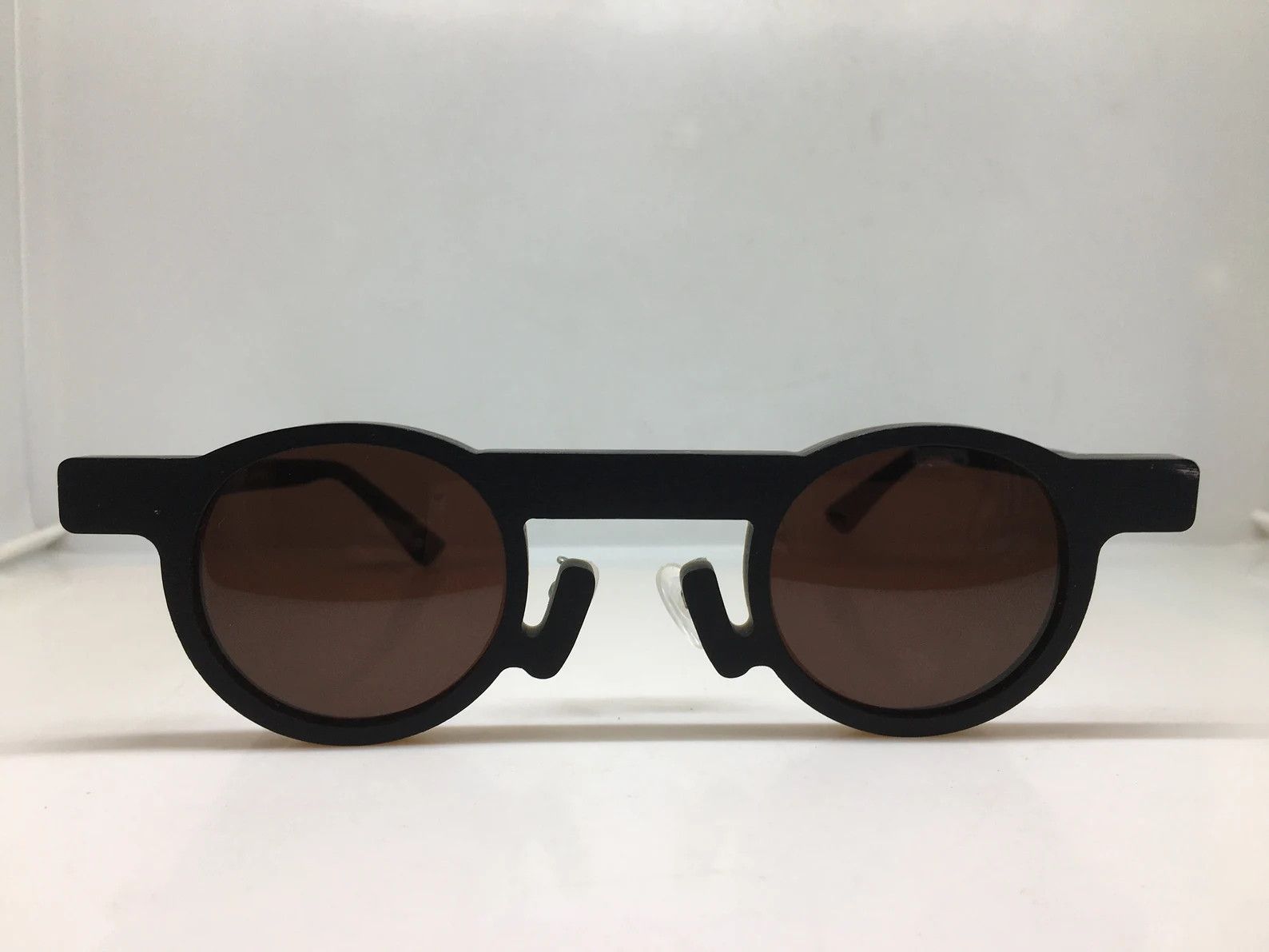 Vintage MOD AVANT GARDE JAPAN BLACK ROUND POWERBROKER SUNGLASSES Size ONE SIZE - 9 Thumbnail