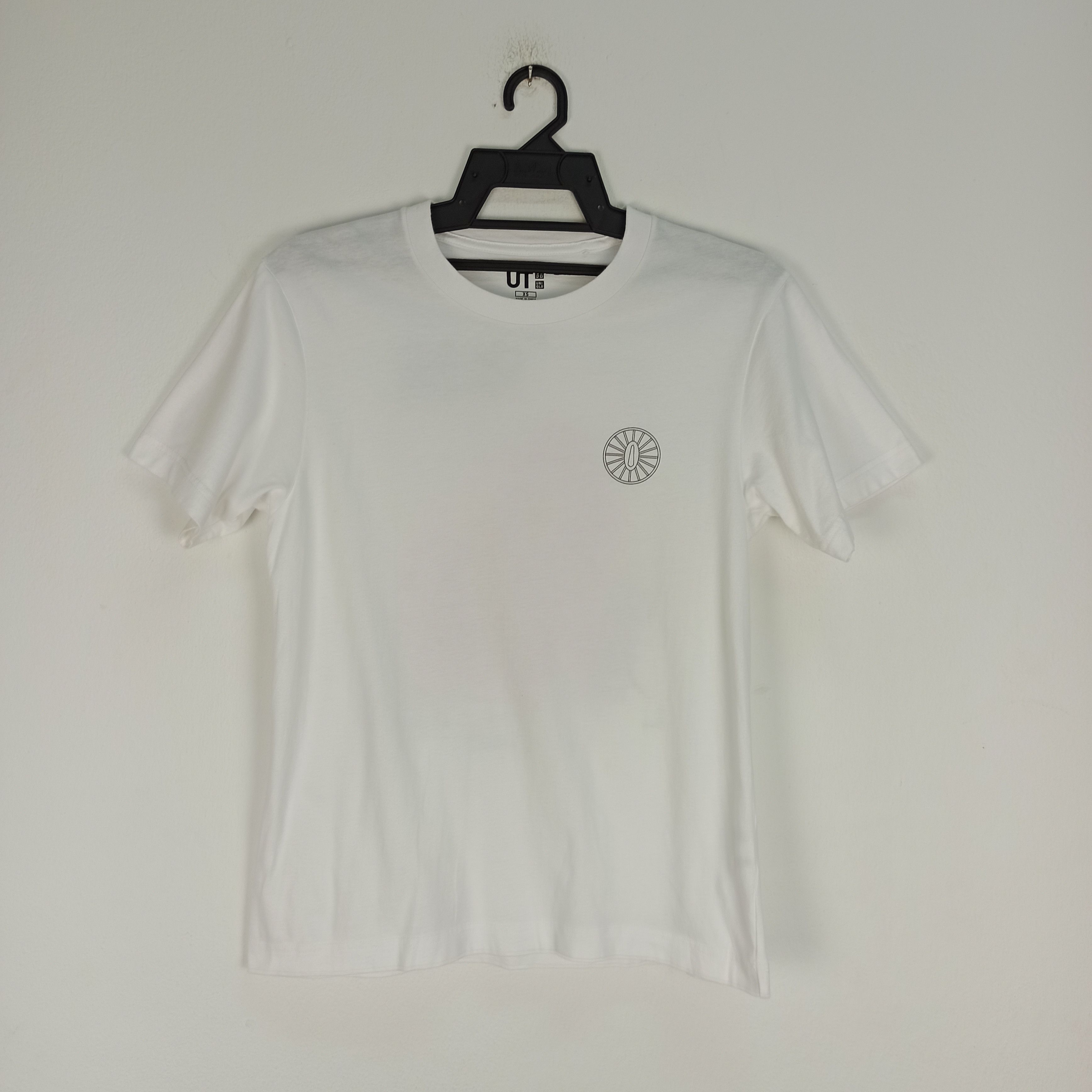 Anime 🔥STEALS🔥 Anime Demon Slayer X Uniqlo Tshirt Size US XS / EU 42 / 0 - 5 Thumbnail
