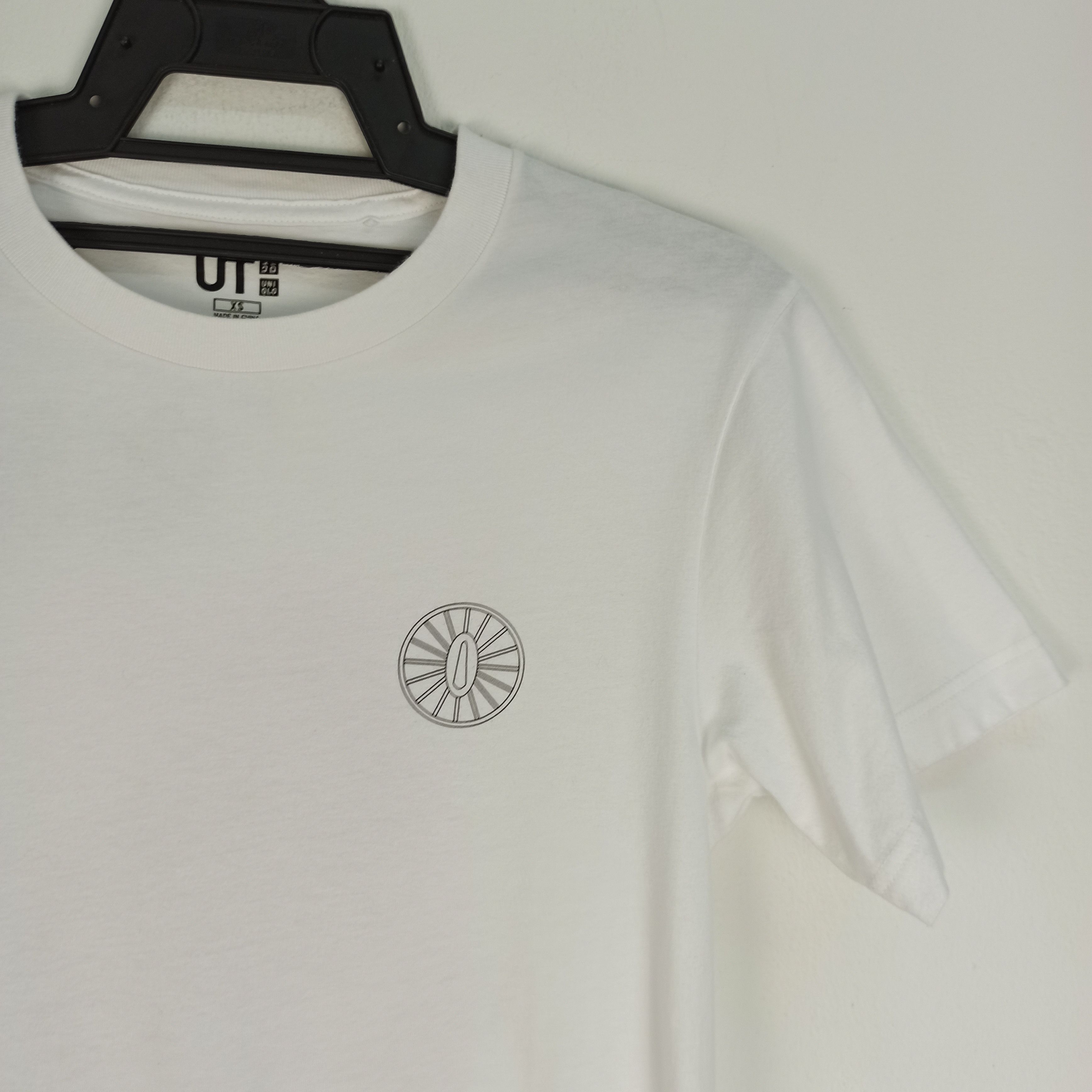 Anime 🔥STEALS🔥 Anime Demon Slayer X Uniqlo Tshirt Size US XS / EU 42 / 0 - 6 Thumbnail