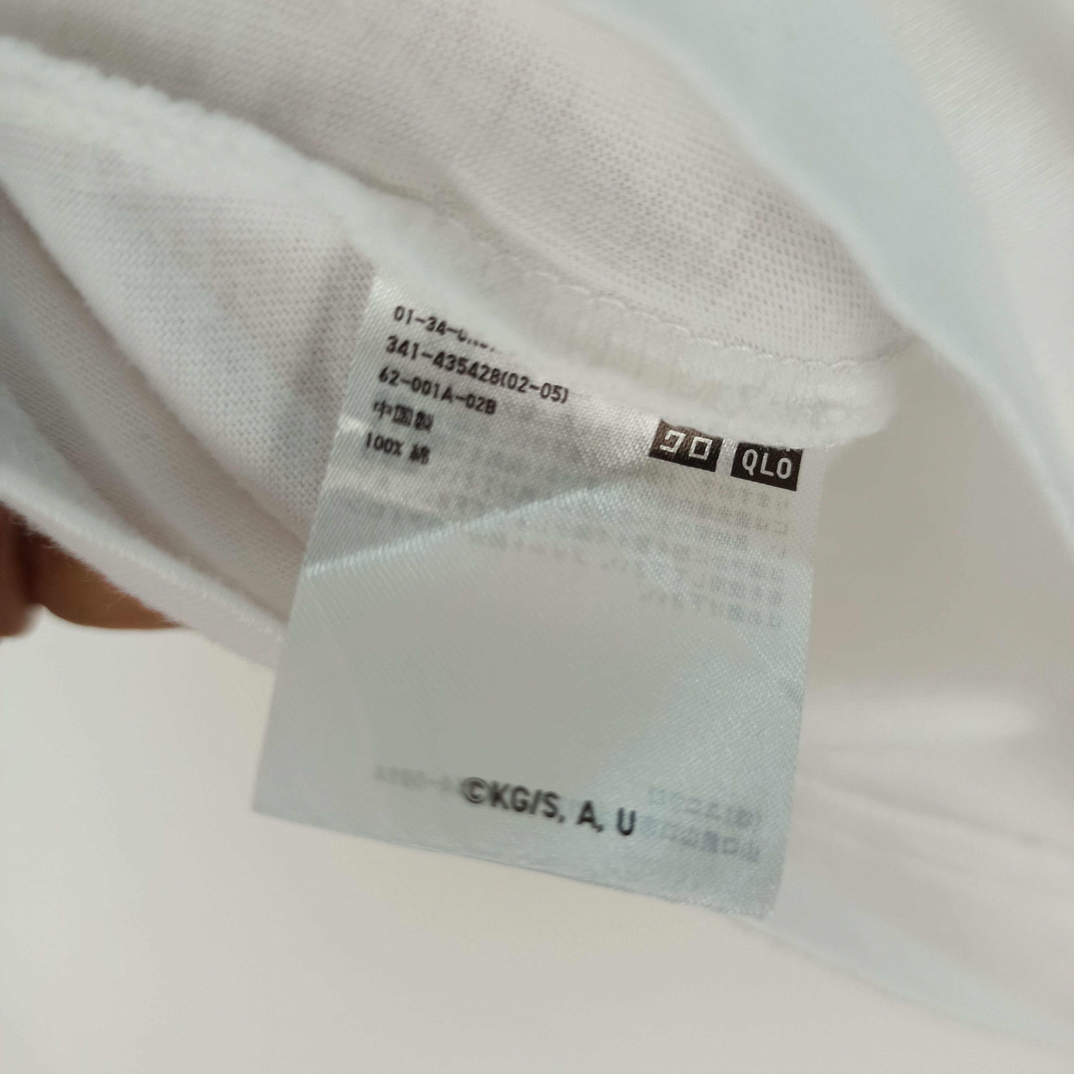 Anime 🔥STEALS🔥 Anime Demon Slayer X Uniqlo Tshirt Size US XS / EU 42 / 0 - 8 Thumbnail
