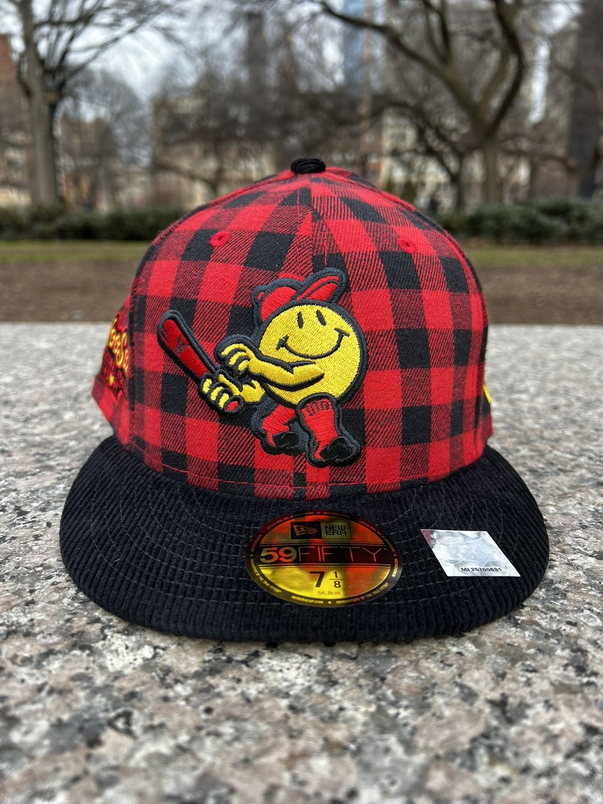 MLB × MyFitteds × New Era 7 1/8 MyFitteds Worcester Red Sox Mick Foley Cactus Jack Size ONE SIZE - 2 Thumbnail