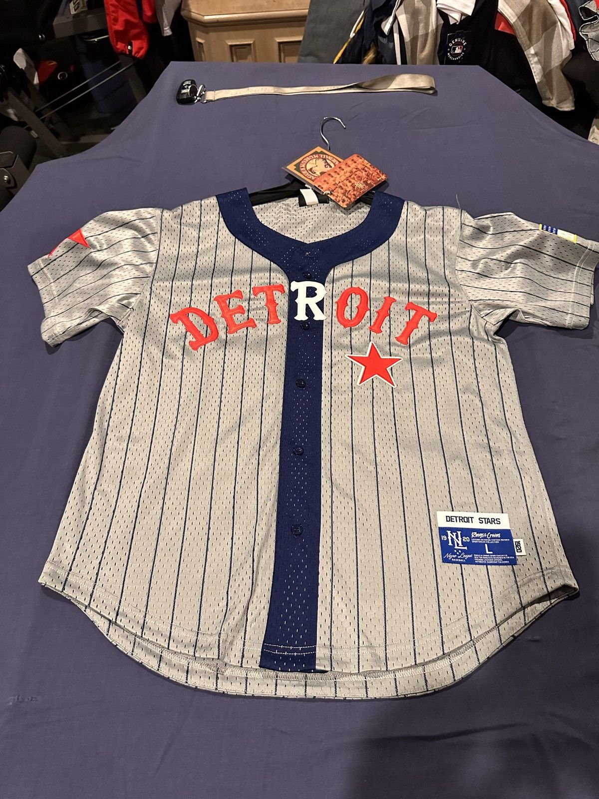 image of Mlb Vintage Detroit Tiger Jersey Size Large in Grey, Men's