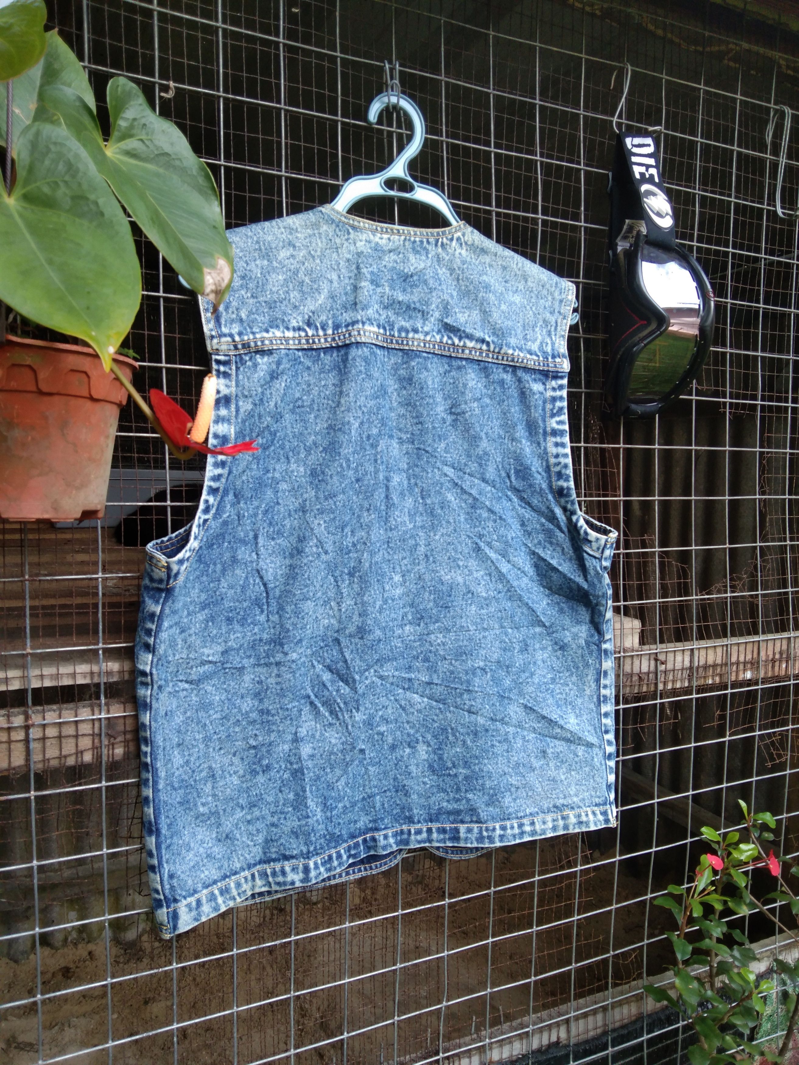 Vintage VINTAGE BORDERLESS DENIM VEST JACKET Size US M / EU 48-50 / 2 - 4 Thumbnail
