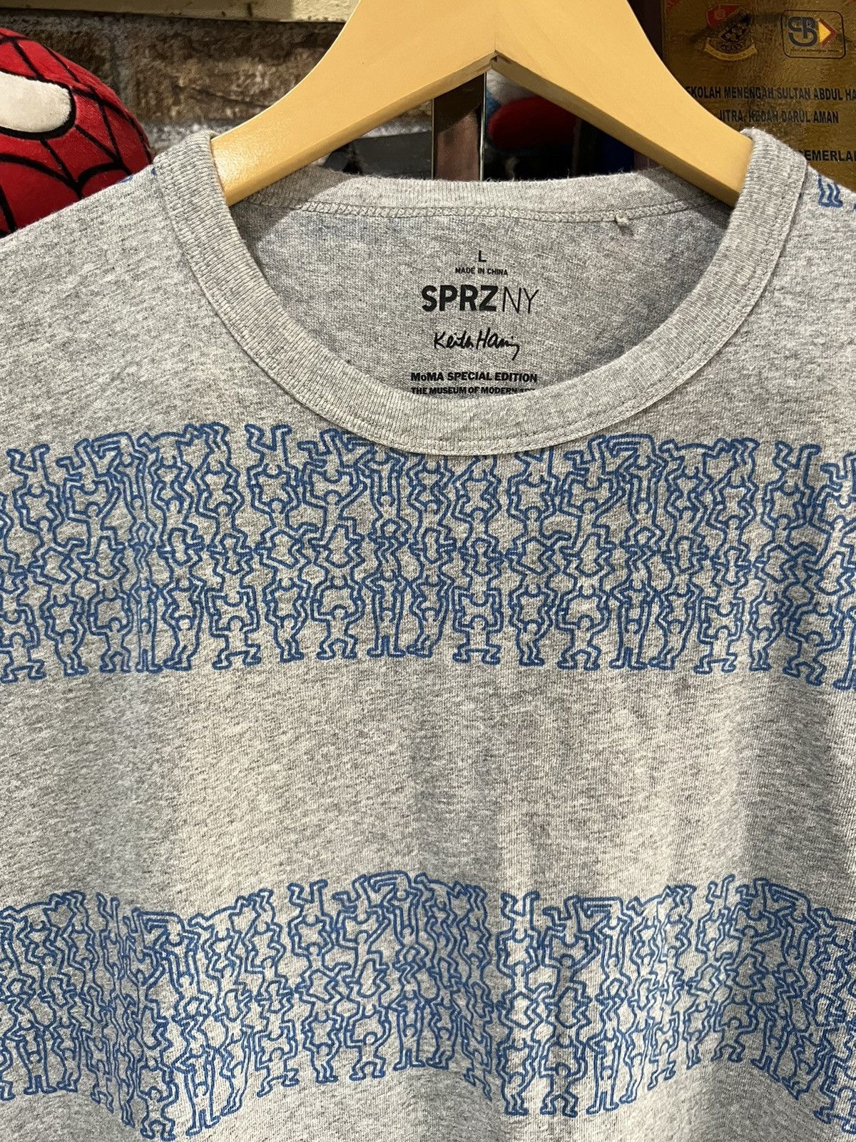 Keith Haring 🔥MoMA Special Edition Keith Haring x Uniqlo Size US M / EU 48-50 / 2 - 6 Thumbnail