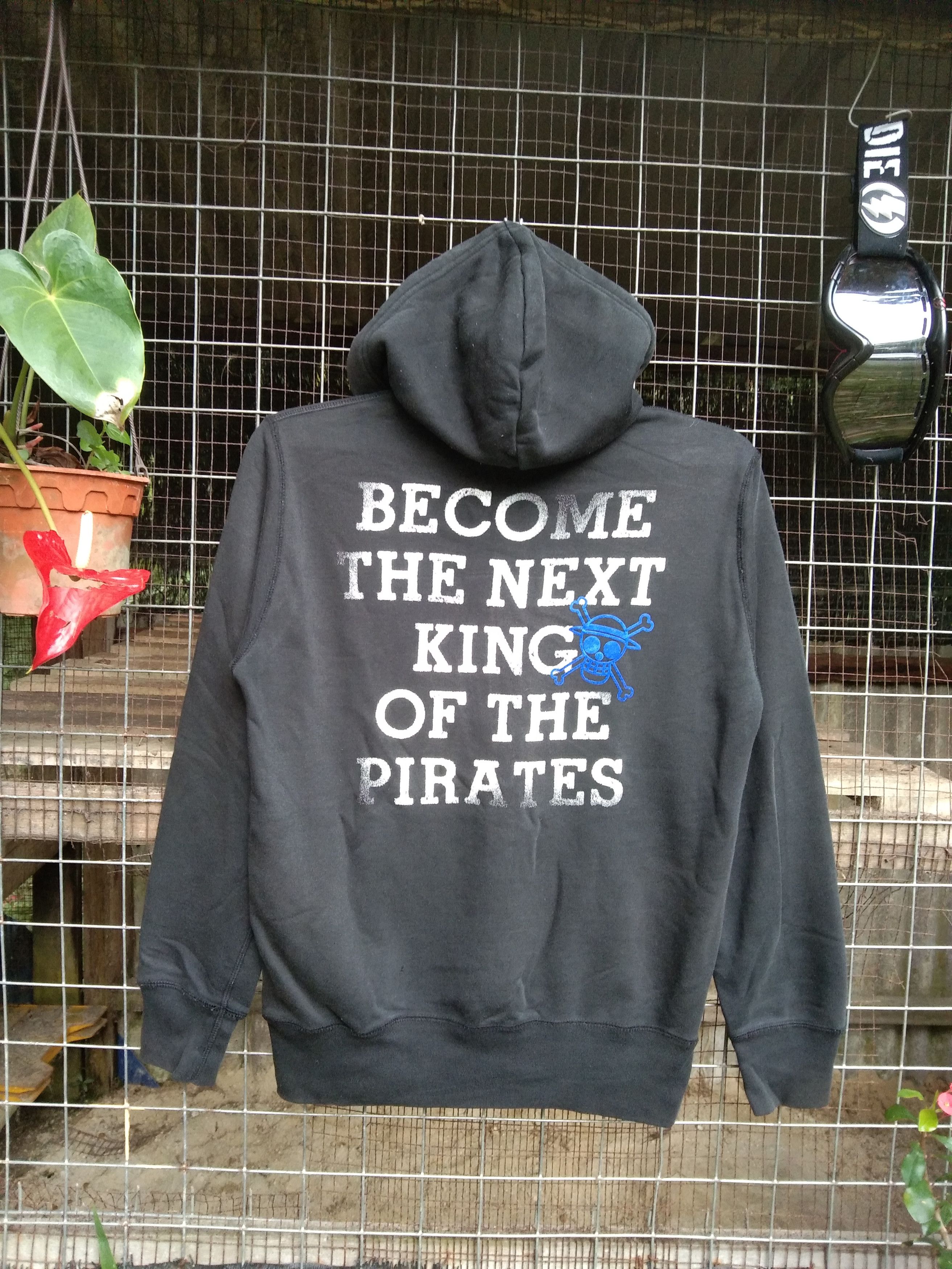 One Piece × Uniqlo × Vintage ANIME JAPAN ONE PIECE HOODIE JACKET Size US S / EU 44-46 / 1 - 4 Thumbnail