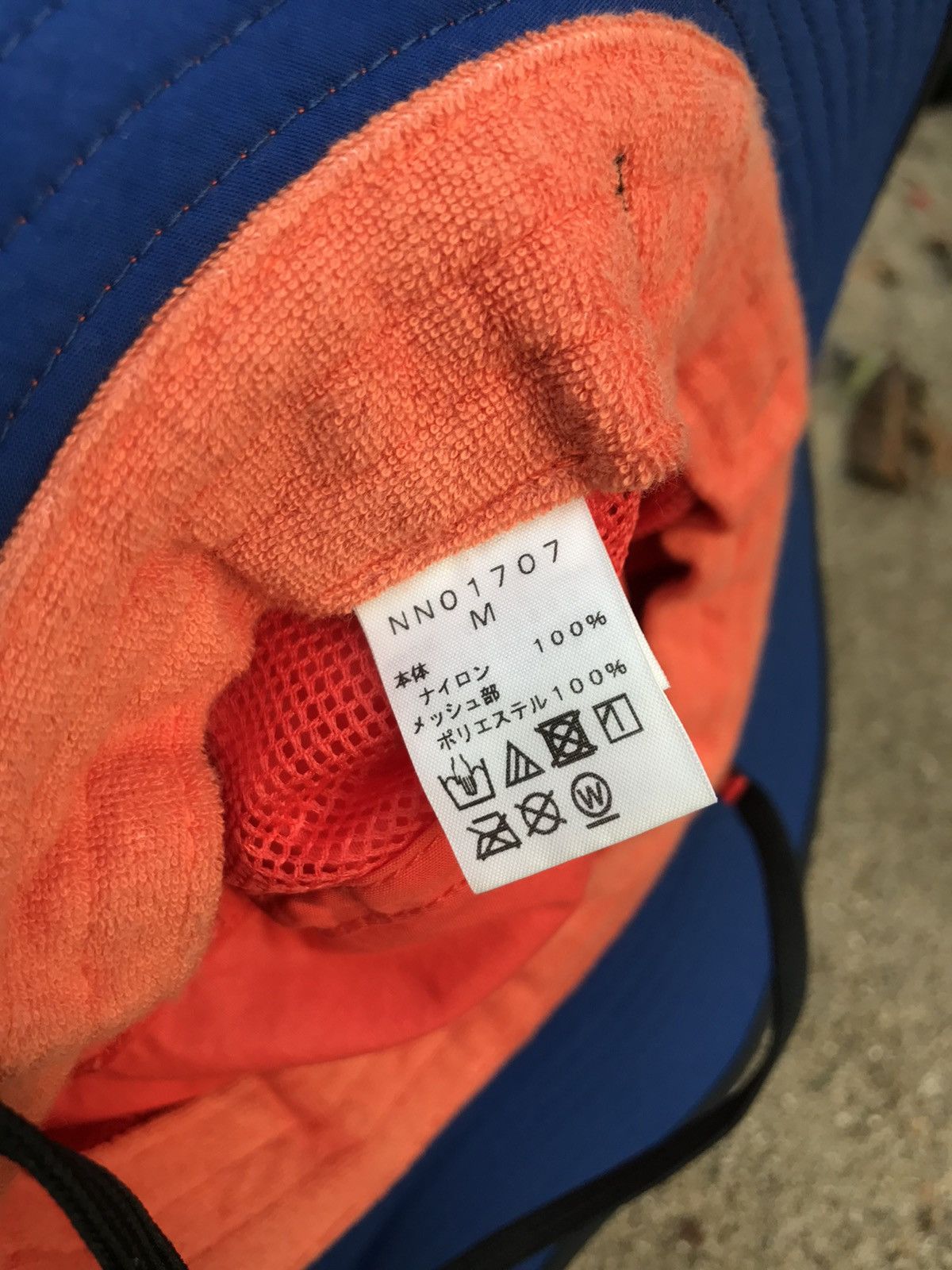 The North Face × Vintage the north face neon orange bucket hat with laces Size ONE SIZE - 5 Thumbnail