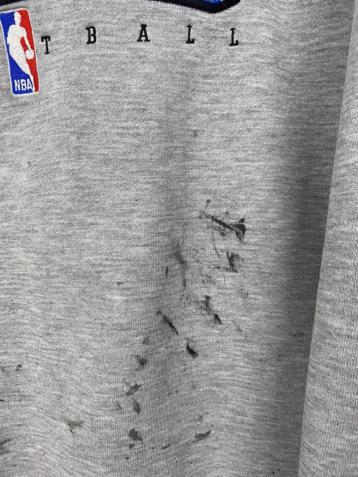 NBA New York Knicks vintage Puma grey sweatshirt NBA thrashed Size US M / EU 48-50 / 2 - 5 Thumbnail
