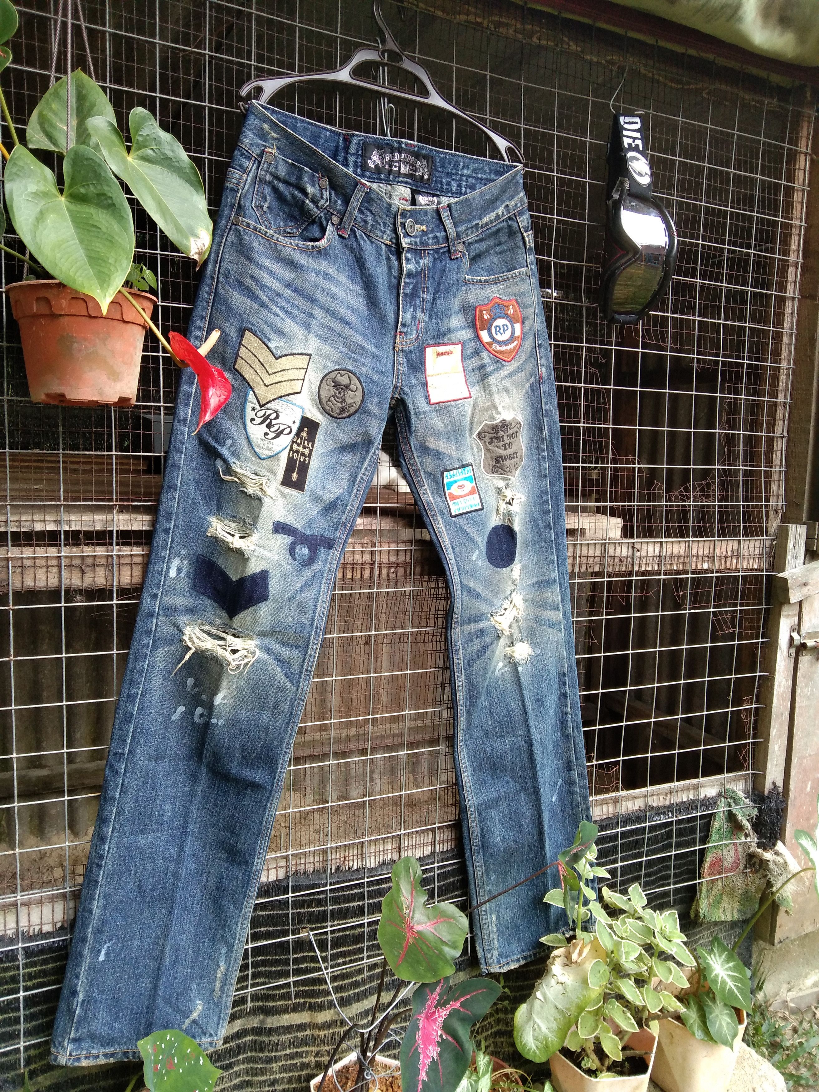 Japanese Brand RARE RED PEPPER DISTRESS DENIM Size US 32 / EU 48 - 1 Thumbnail