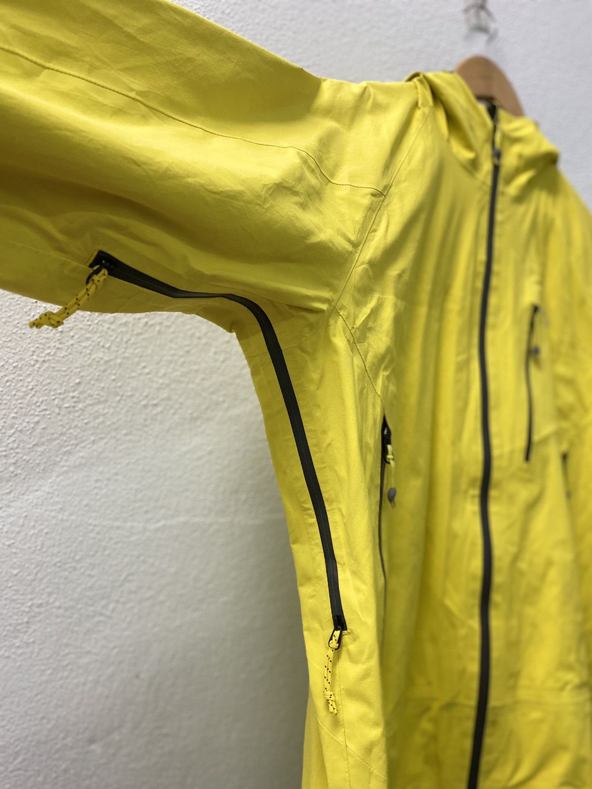 L.L. Bean L.L. Bean Mountain Nylon Jacket Waterproof Size US M / EU 48-50 / 2 - 9 Thumbnail