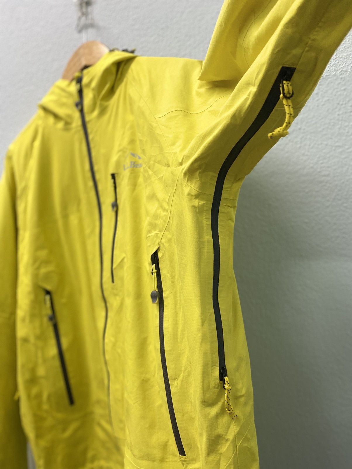 L.L. Bean L.L. Bean Mountain Nylon Jacket Waterproof Size US M / EU 48-50 / 2 - 8 Thumbnail