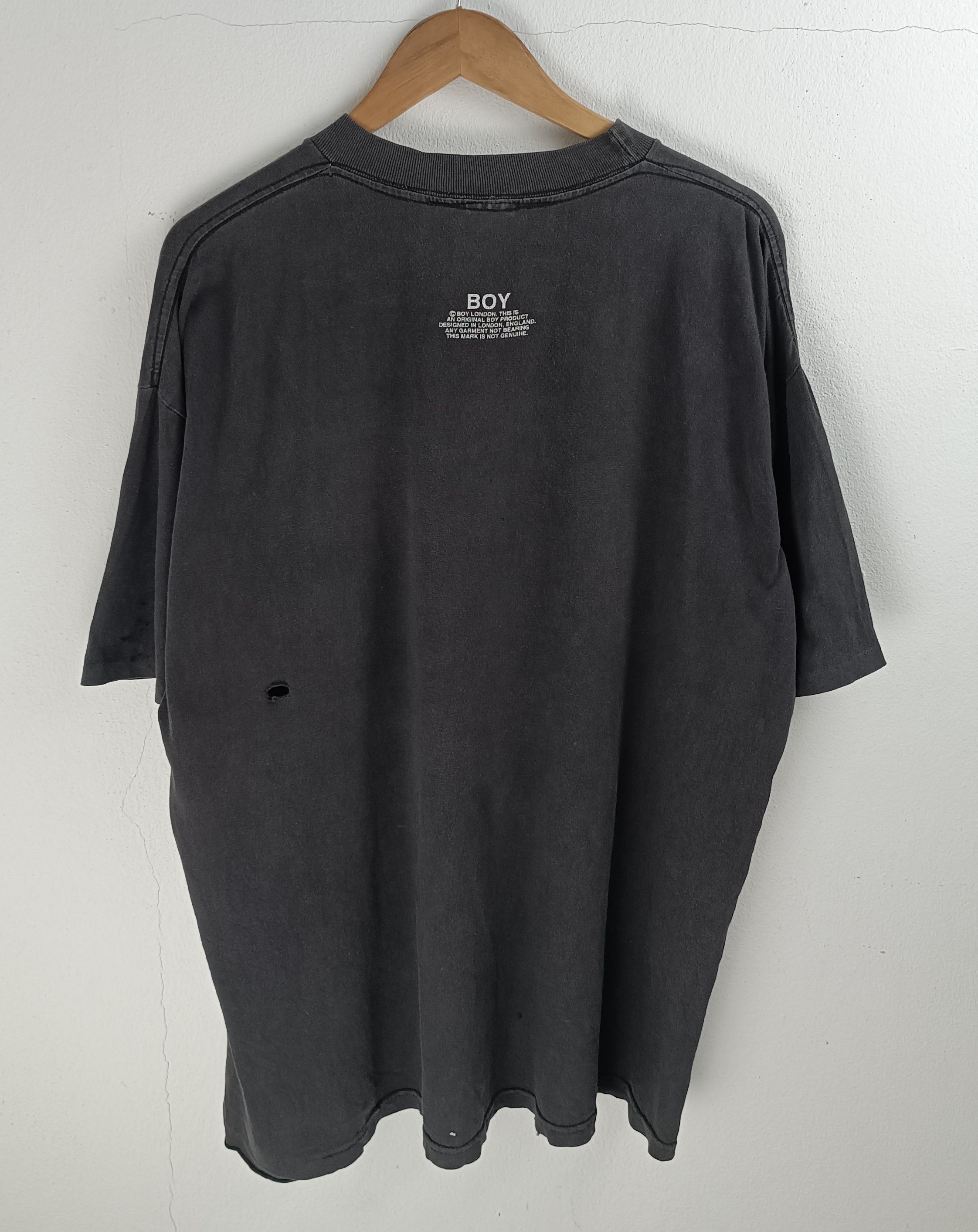 Boy London 🔥RARE🔥VINTAGE 90'S BOY LONDON DISTRESSED TEE Size US XL / EU 56 / 4 - 4 Thumbnail