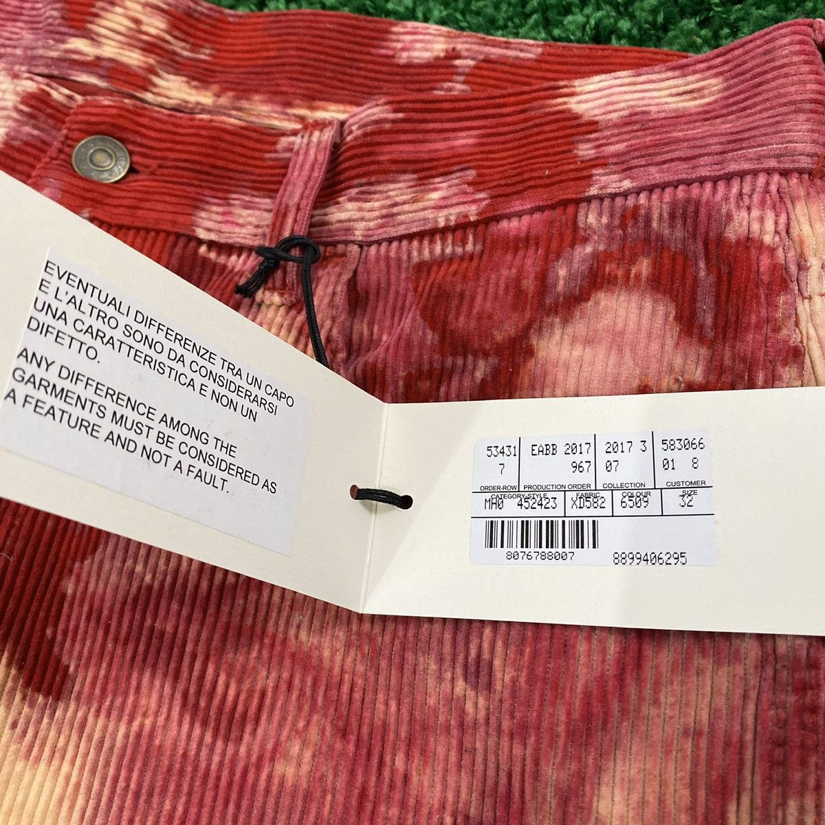 Gucci Gucci Bleached Tie-dye Corduroy Velvet Pants Size US 32 / EU 48 - 14 Thumbnail