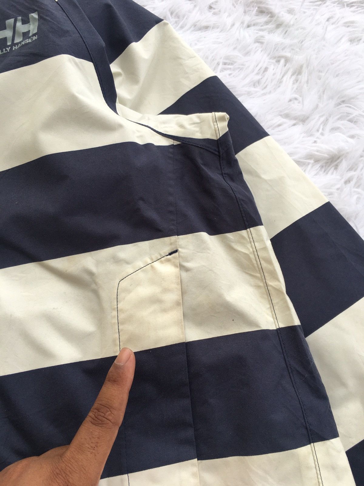 Helly Hansen Rare Helly Hansen Stripes Nylon Windbreaker Size US M / EU 48-50 / 2 - 11 Thumbnail