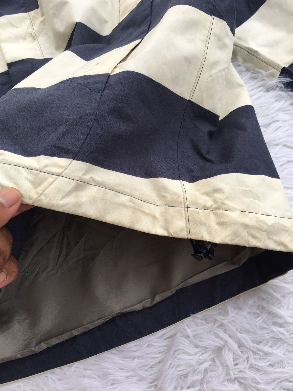 Helly Hansen Rare Helly Hansen Stripes Nylon Windbreaker Size US M / EU 48-50 / 2 - 13 Thumbnail