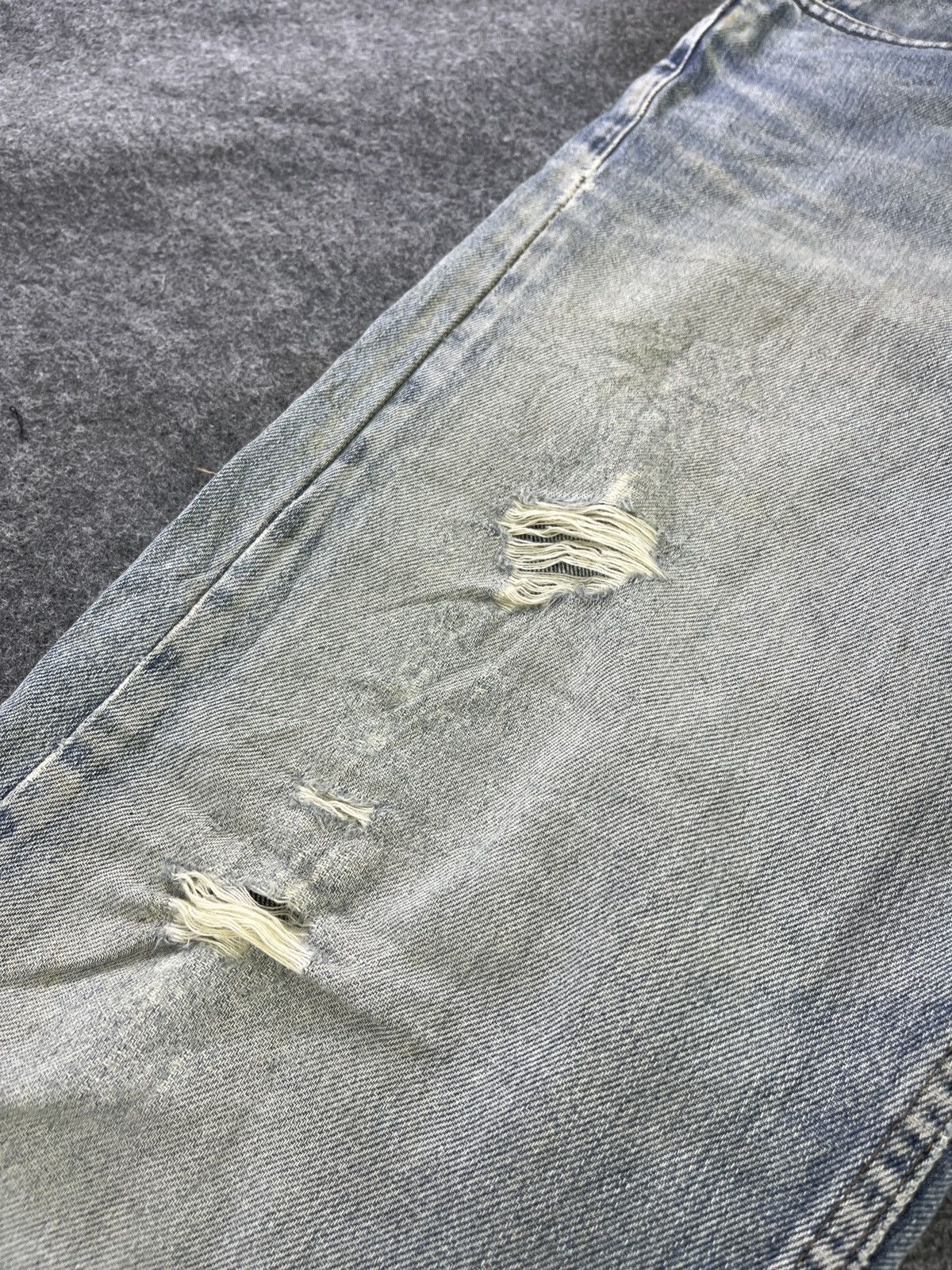 Levi's Vintage Levi’s 509 Distressed Jeans Levis Denim - J930 Size US 32 / EU 48 - 8 Thumbnail
