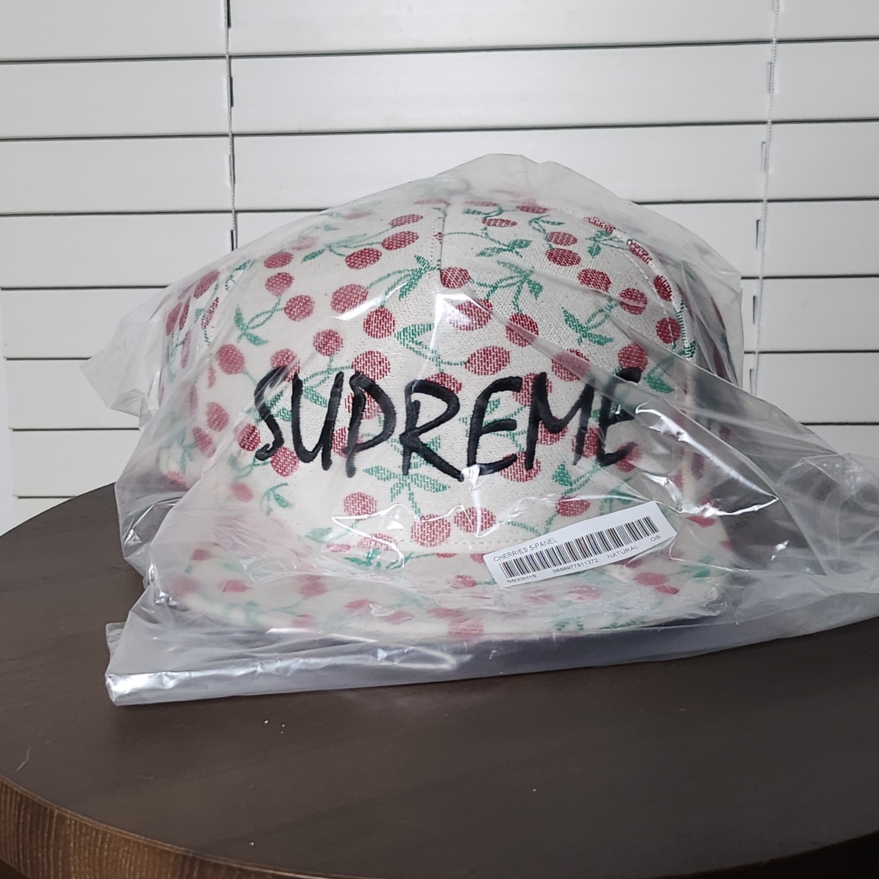 Supreme Cherries 5-Panel Cap Natural-