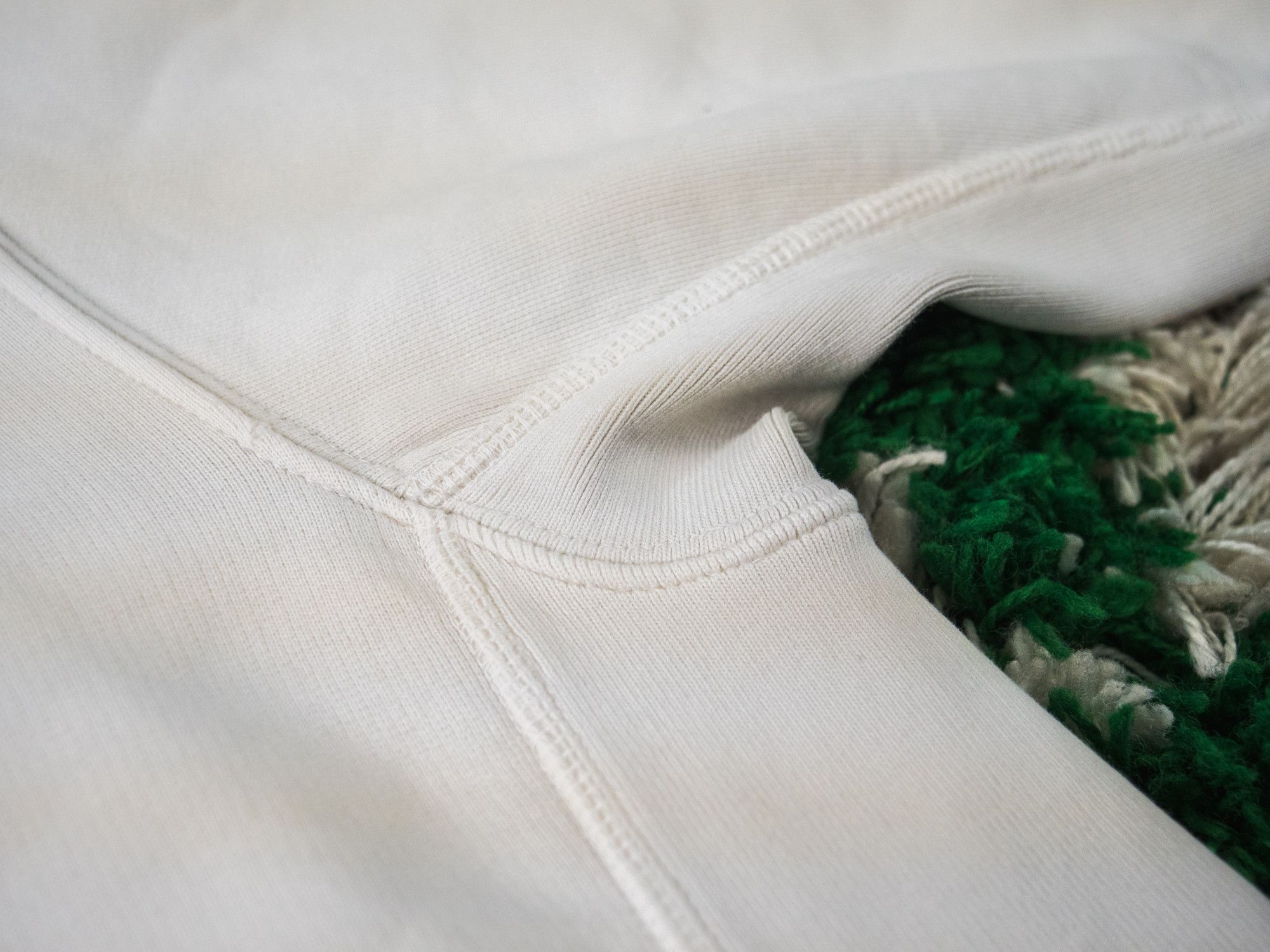 Yeezy YEEZY SEASON 4 CREWNECK MILK (S) Size US S / EU 44-46 / 1 - 5 Thumbnail