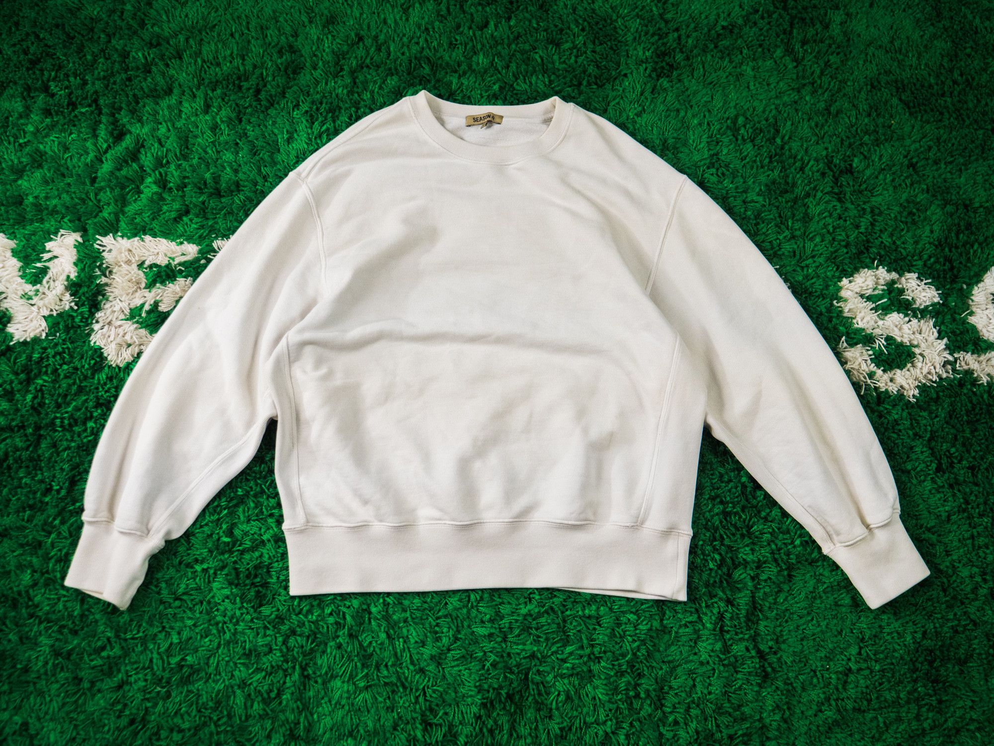 Yeezy YEEZY SEASON 4 CREWNECK MILK (S) Size US S / EU 44-46 / 1 - 2 Thumbnail