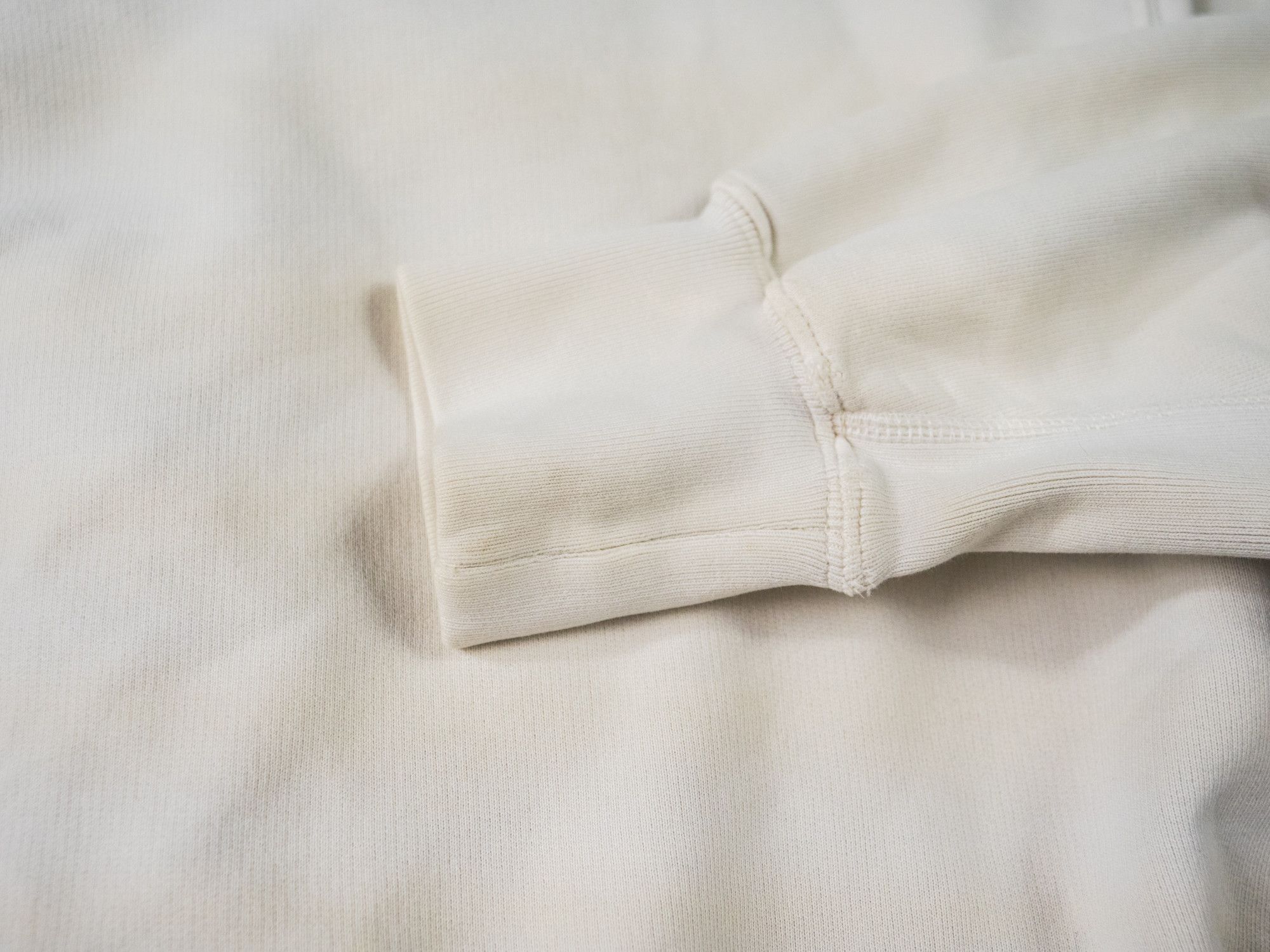 Yeezy YEEZY SEASON 4 CREWNECK MILK (S) Size US S / EU 44-46 / 1 - 7 Thumbnail