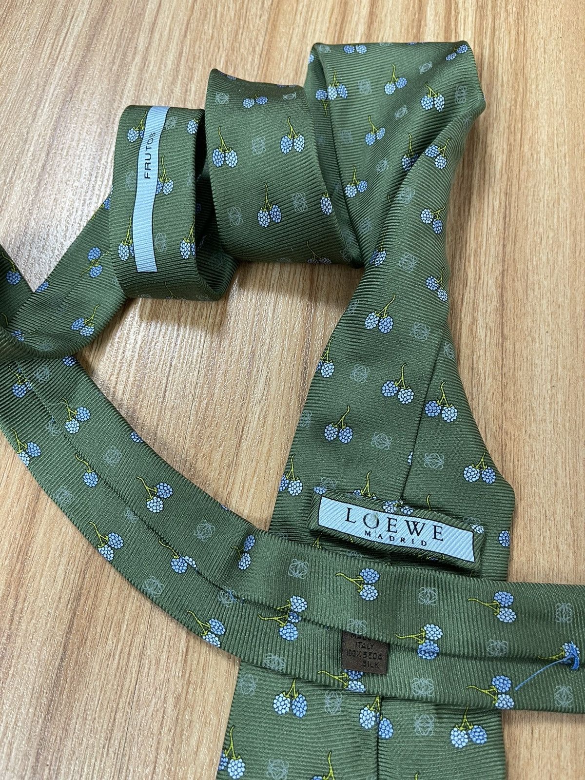 Loewe × Vintage 🔥NEED GONE NOW❌Nice LOEWE Vintage Silk Tie Size ONE SIZE - 3 Thumbnail