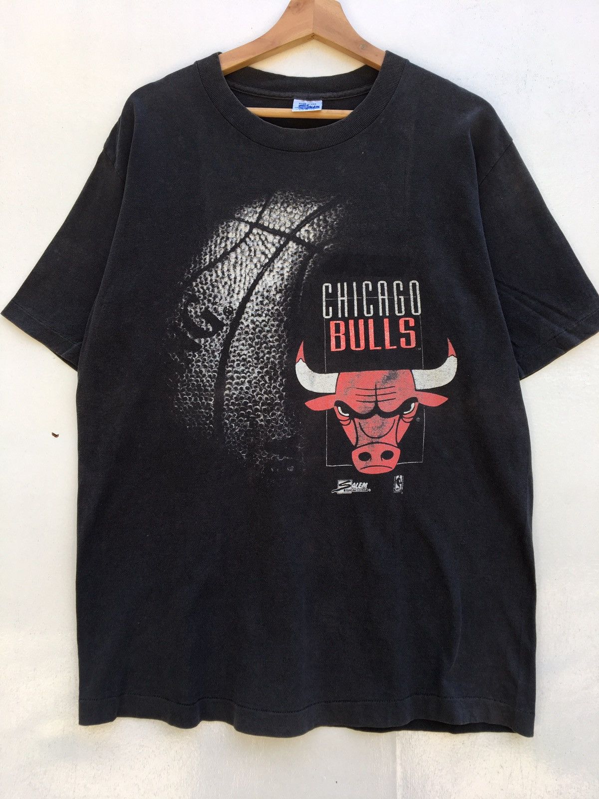 NBA VINTAGE Salem Sportswear Chicago Bulls 90s Tee T-shirt Size US L / EU 52-54 / 3 - 3 Thumbnail